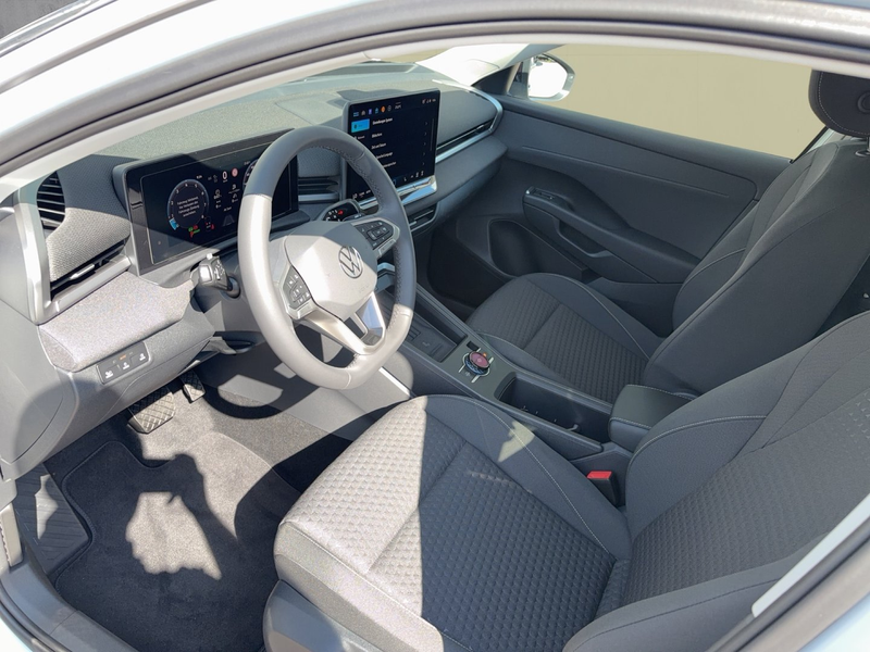 Volkswagen T-Roc Life eTSI DSG — photo 7