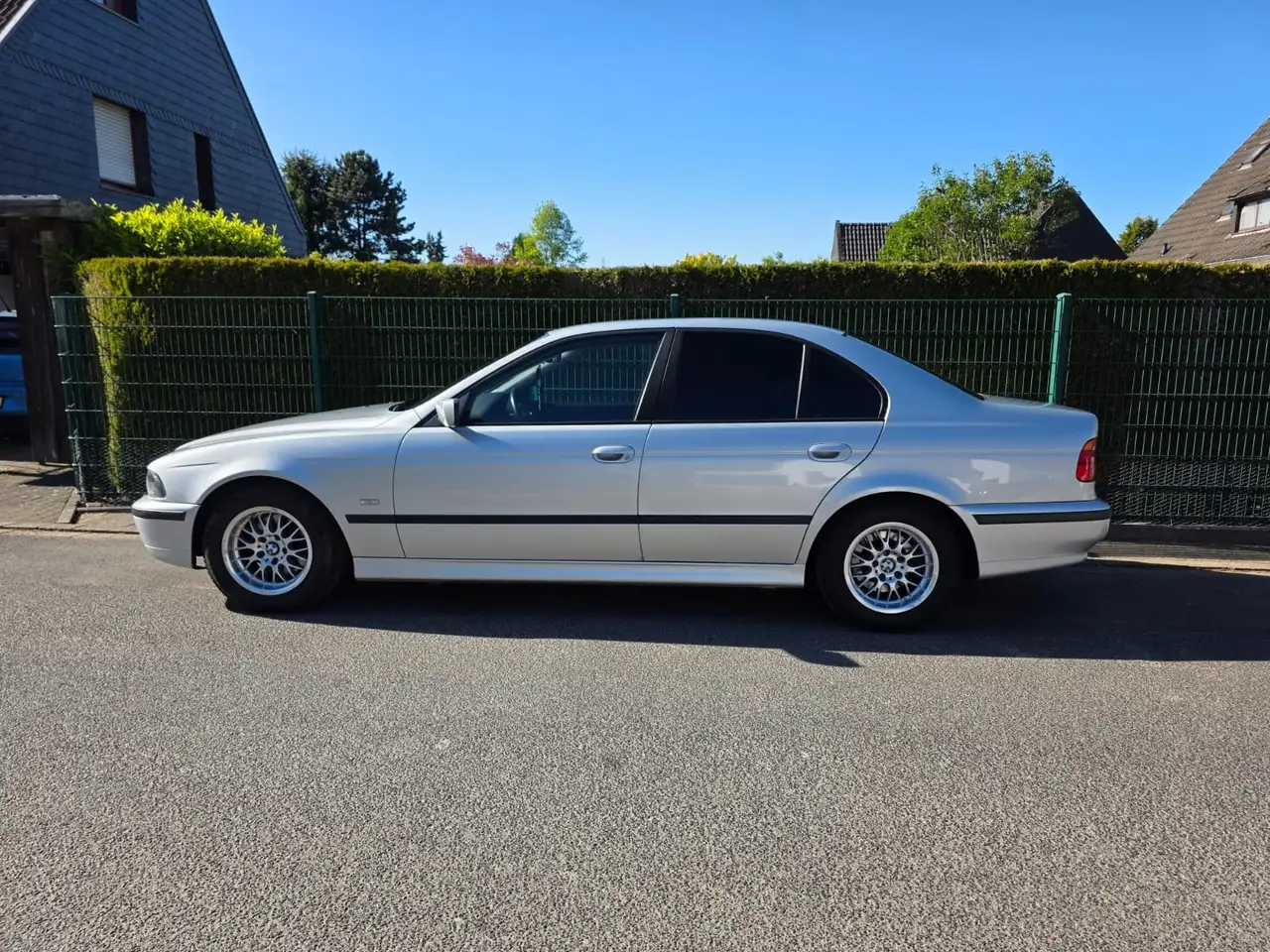 BMW 520i, foto 2