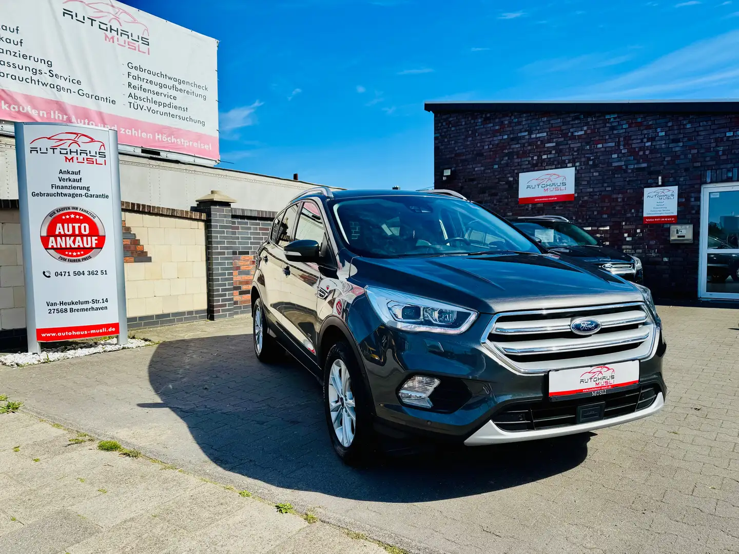 Ford Kuga 1.5 Ecoboost 182 PS * Automatik * Titanium * Gris - 1