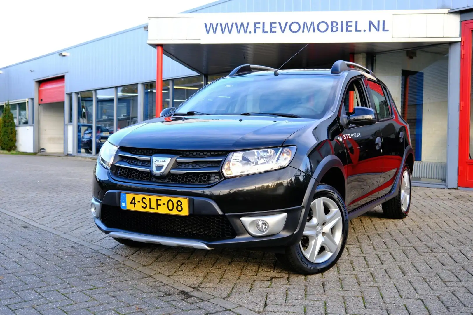 Dacia Sandero 0.9 TCe Stepway Lauréate *69.200km!* Navi|Airco|Cr Zwart - 1