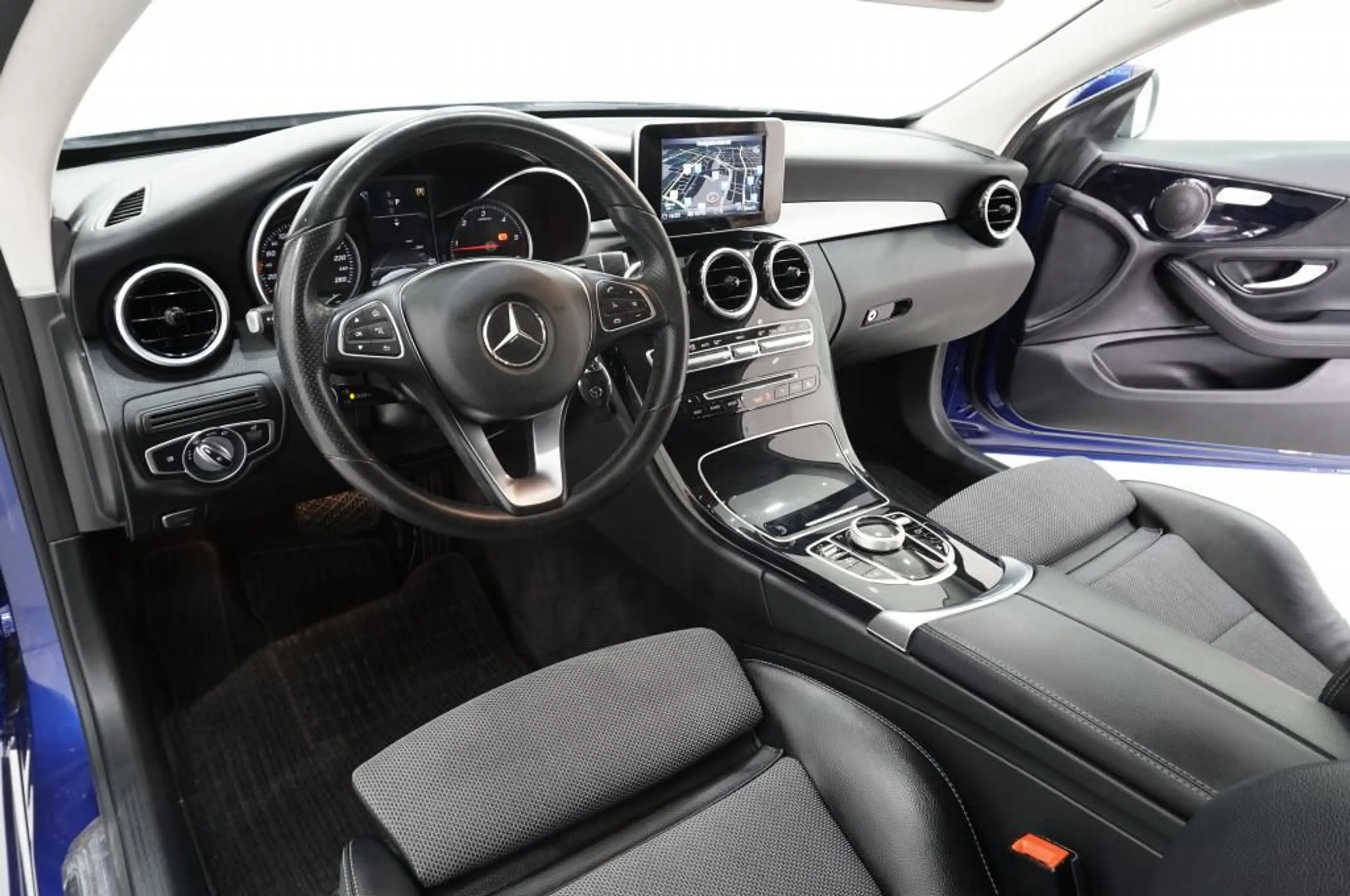 Mercedes-Benz C 220 d Coupe 4Matic Navi/Leder/LED/Distronic/To — photo 9
