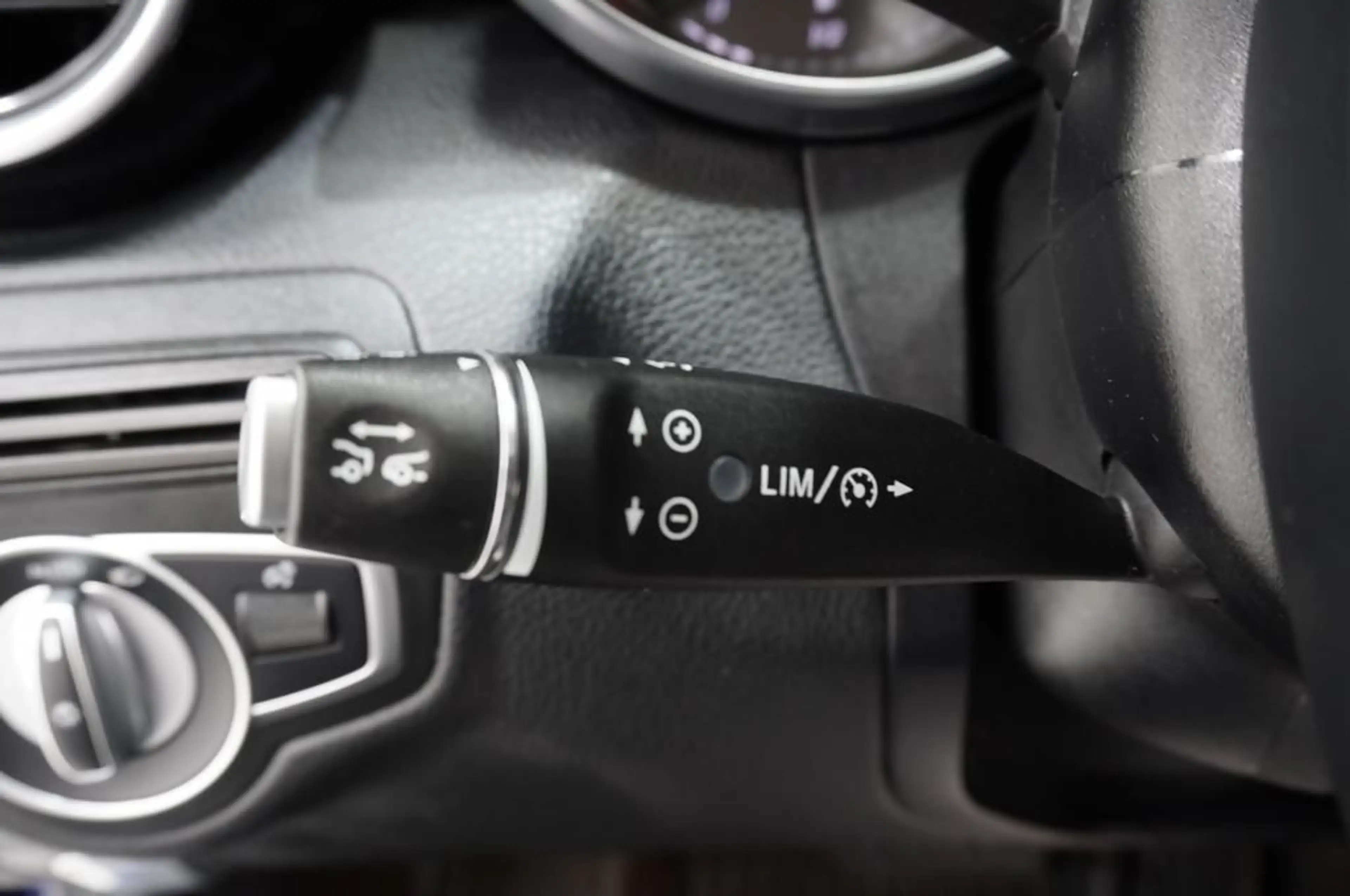 Mercedes-Benz C 220 d Coupe 4Matic Navi/Leder/LED/Distronic/To — photo 14