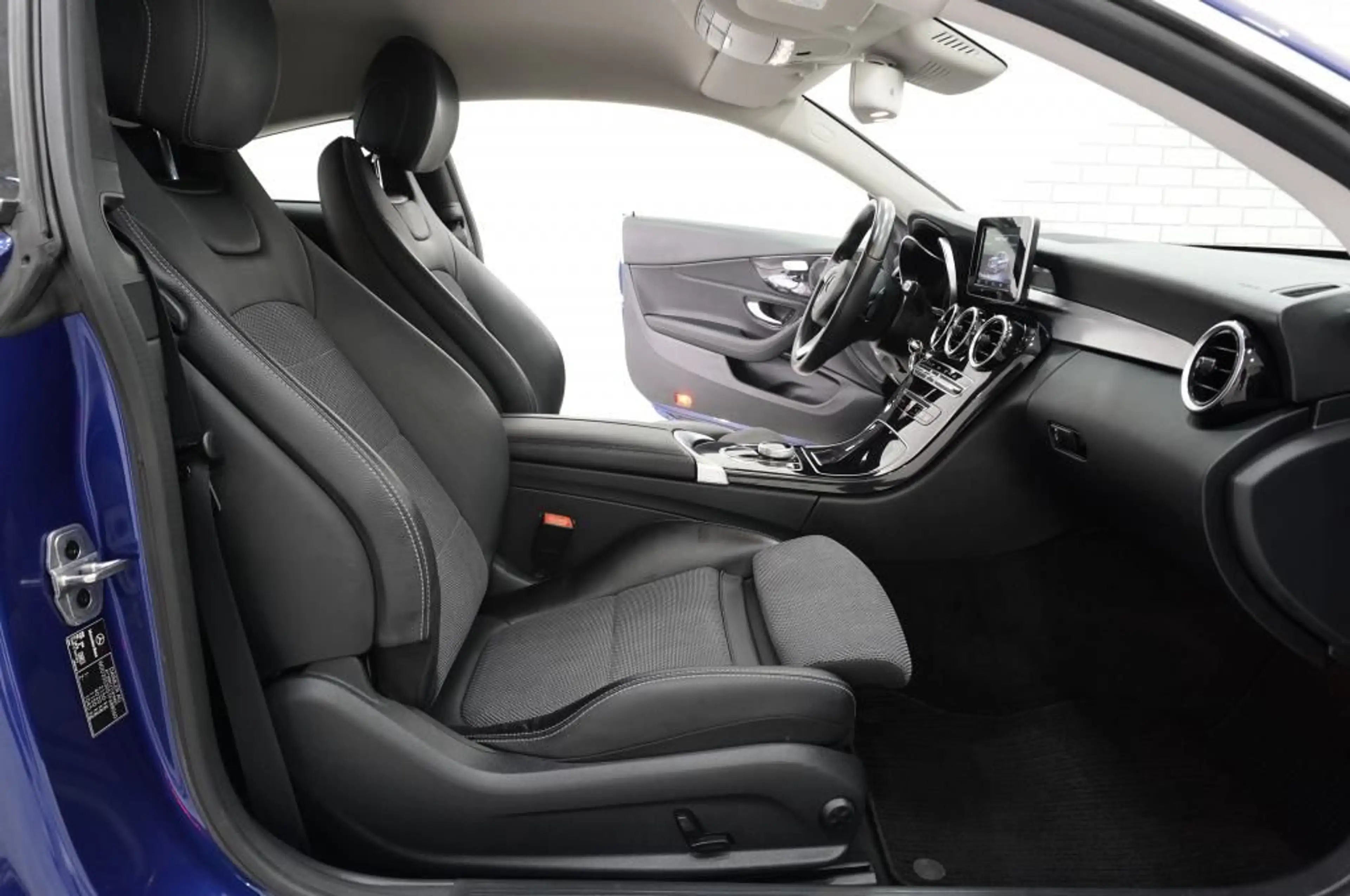Mercedes-Benz C 220 d Coupe 4Matic Navi/Leder/LED/Distronic/To — photo 5