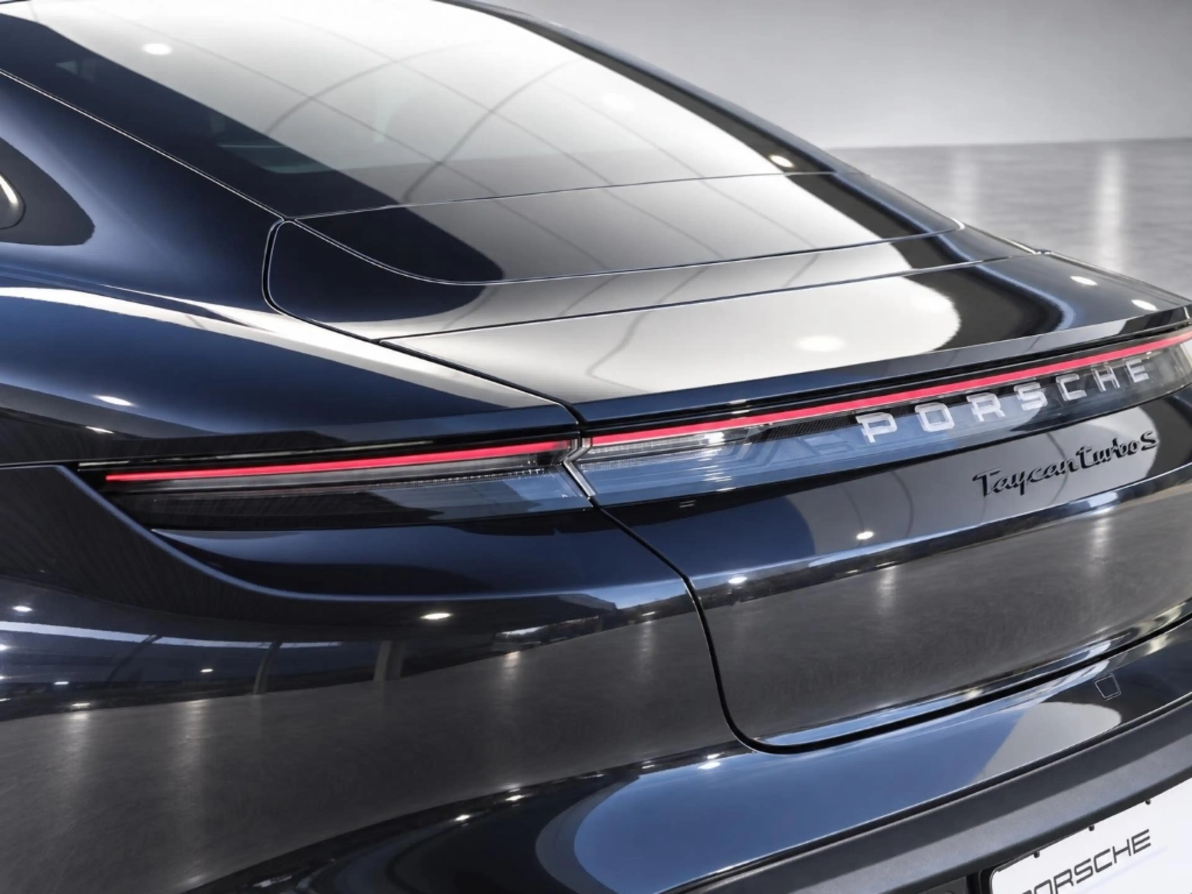 Porsche Taycan Turbo S — photo 10