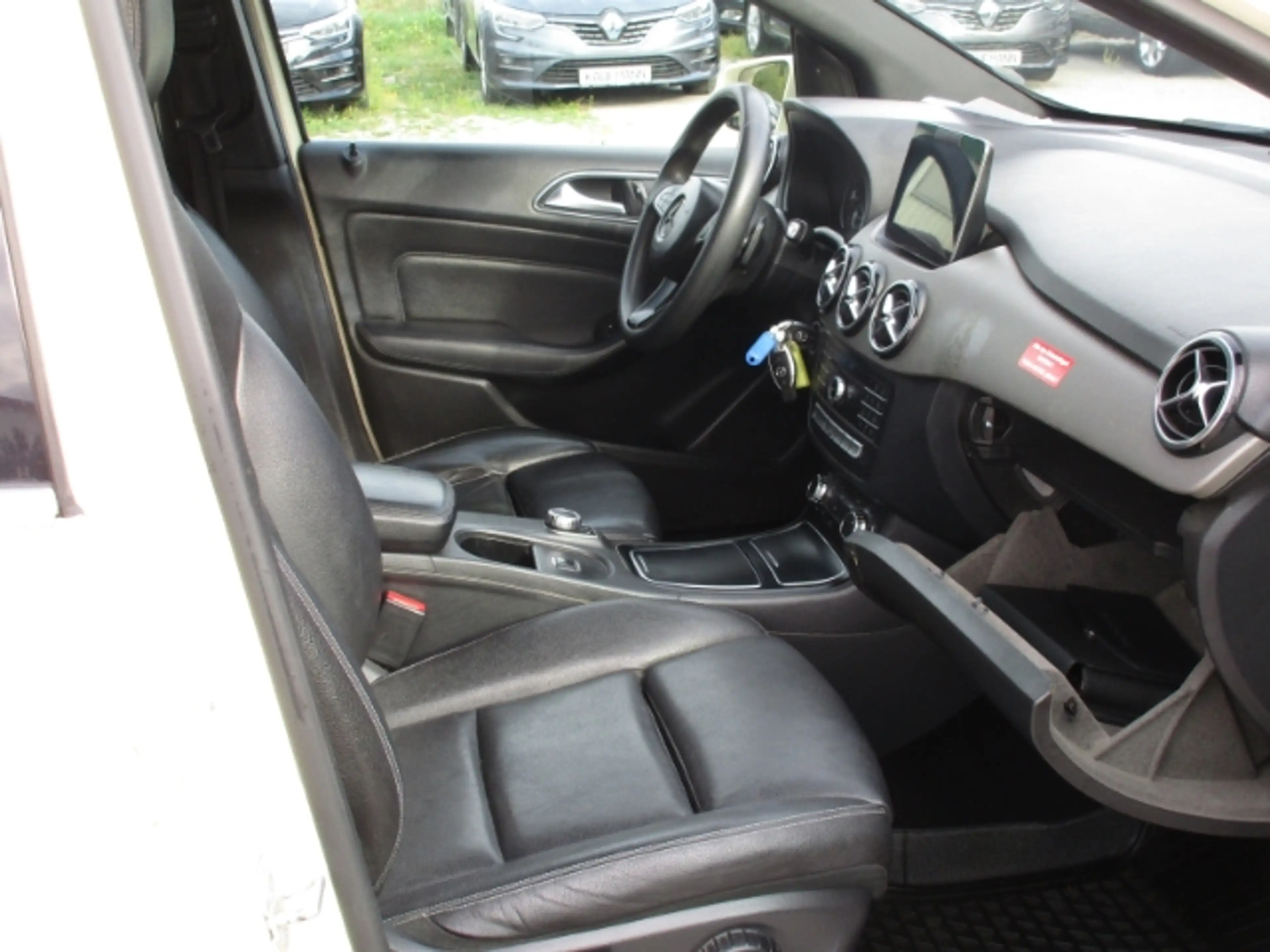 Mercedes-Benz B 180 CDI d 1 Hand Fahrerprofil SHZ Keyless Start Parkle — photo 3