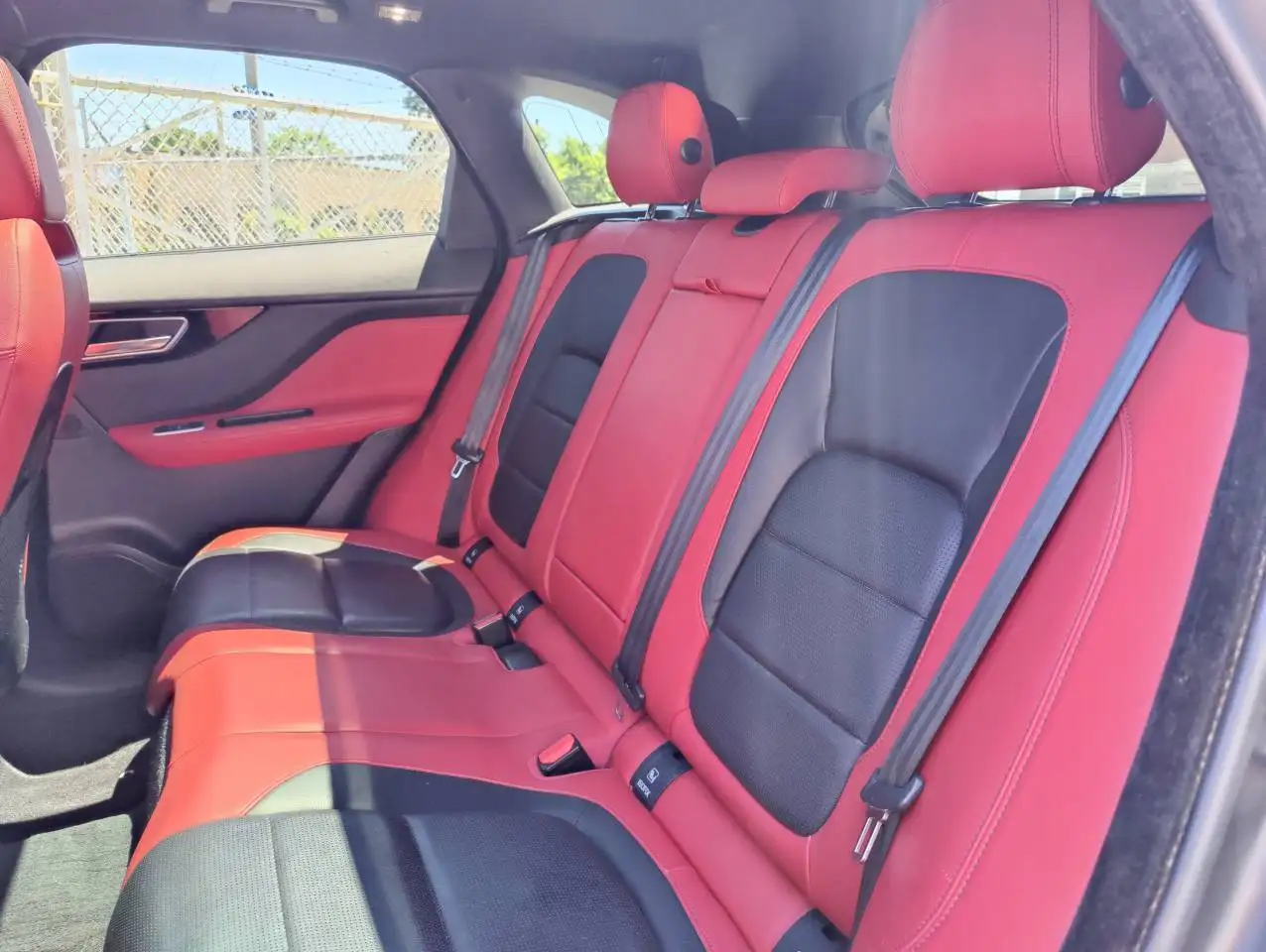 Jaguar F-Pace снимка Jaguar F-Pace