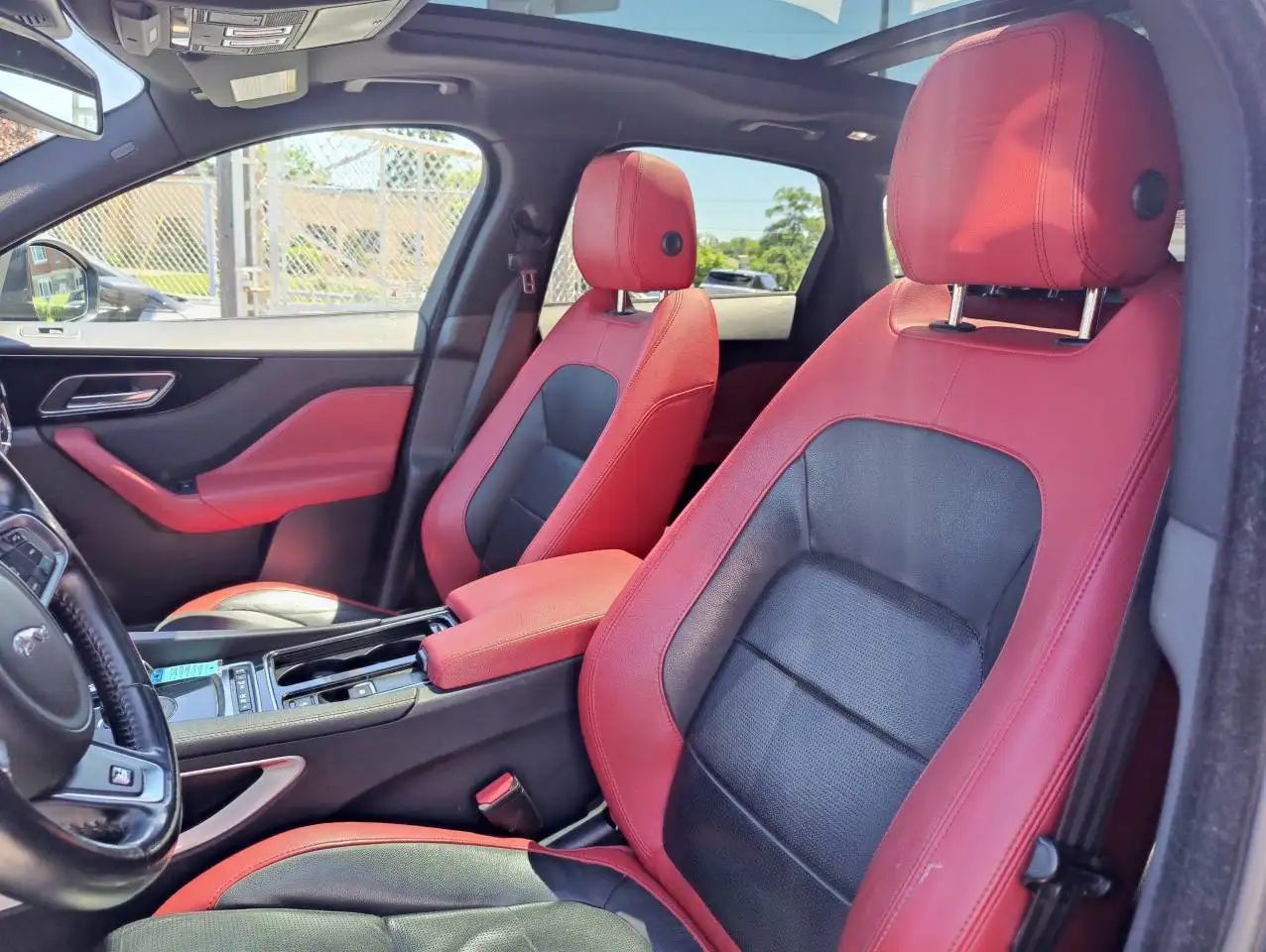 Jaguar F-Pace снимка Jaguar F-Pace