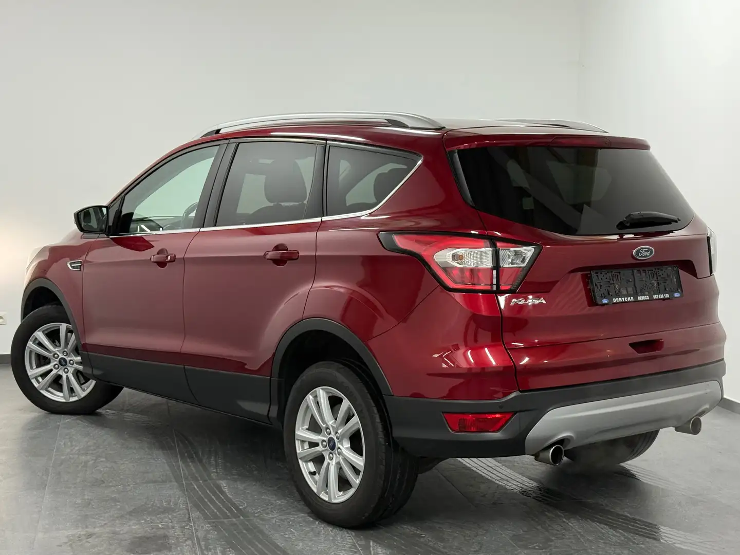Ford Kuga 1.5 TDCi FWD Titanium Euro6 - Carnet - 1er Main Rojo - 2