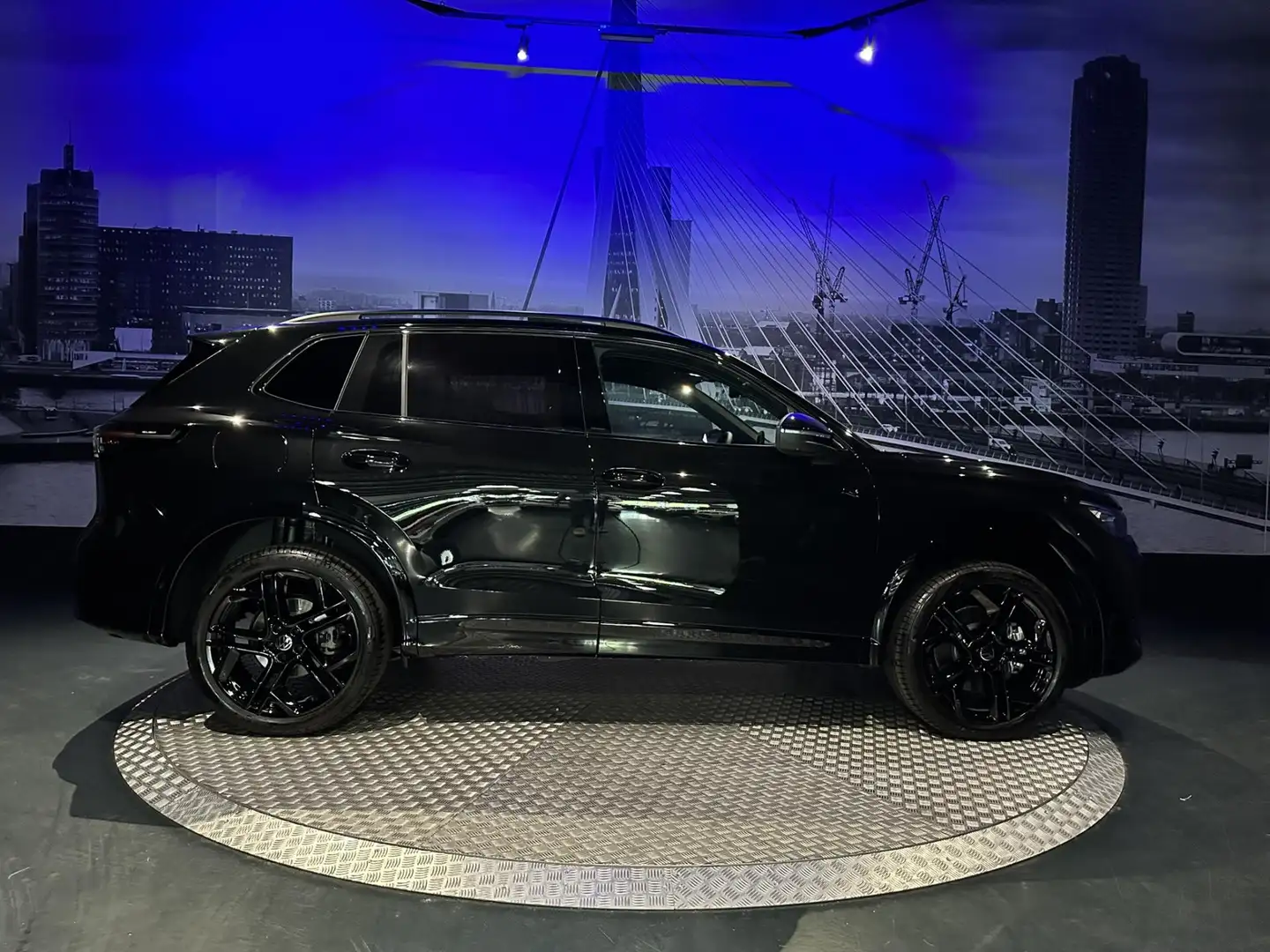 Volkswagen Tiguan 1.5 eHybrid R-Line Edition *Leder*Memory*BlackStyl Zwart - 2