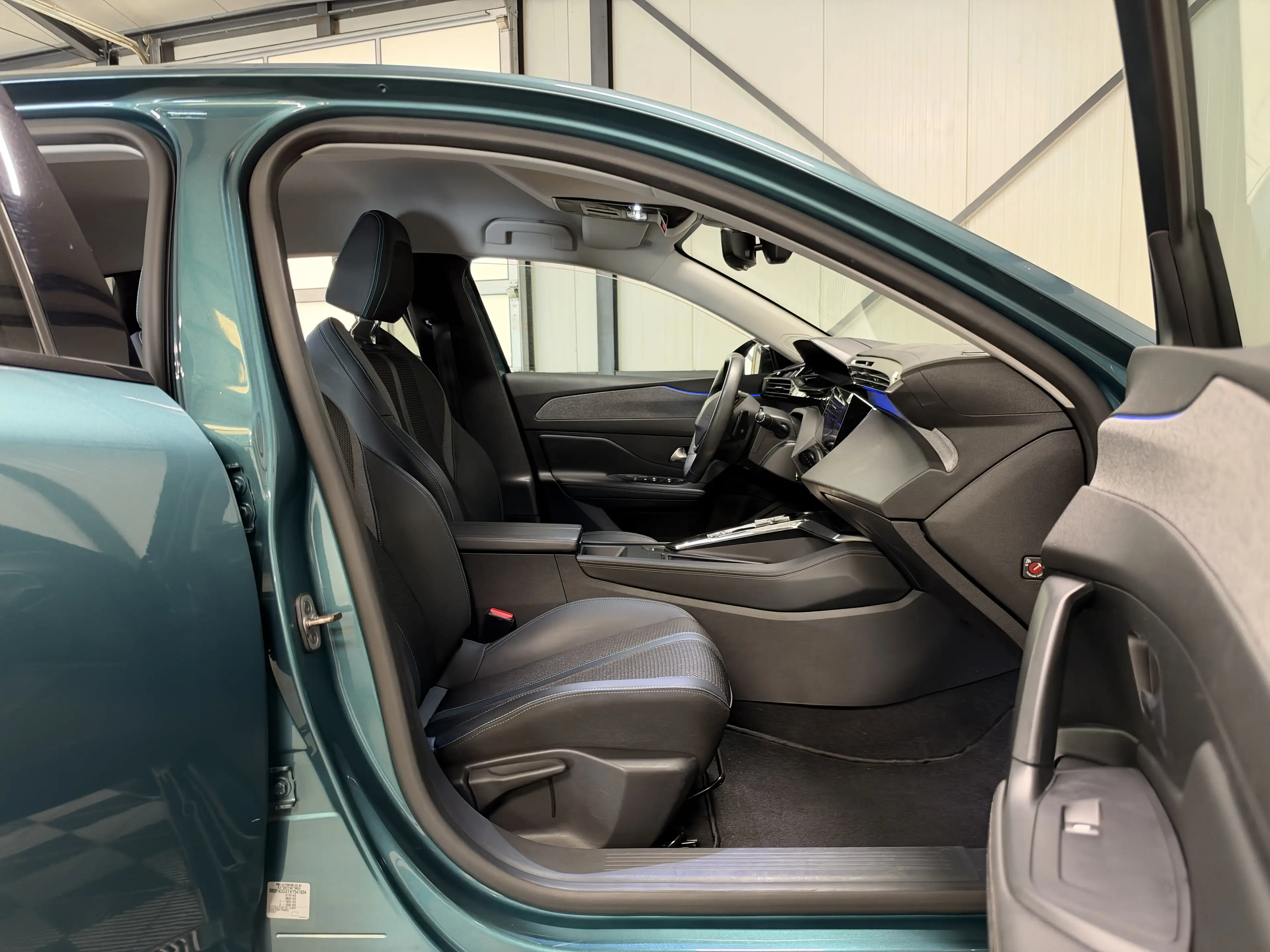 Peugeot 308 SW 1.6 Plug-in Hybrid 180 GT | Navi | Camera | Tre — photo 4
