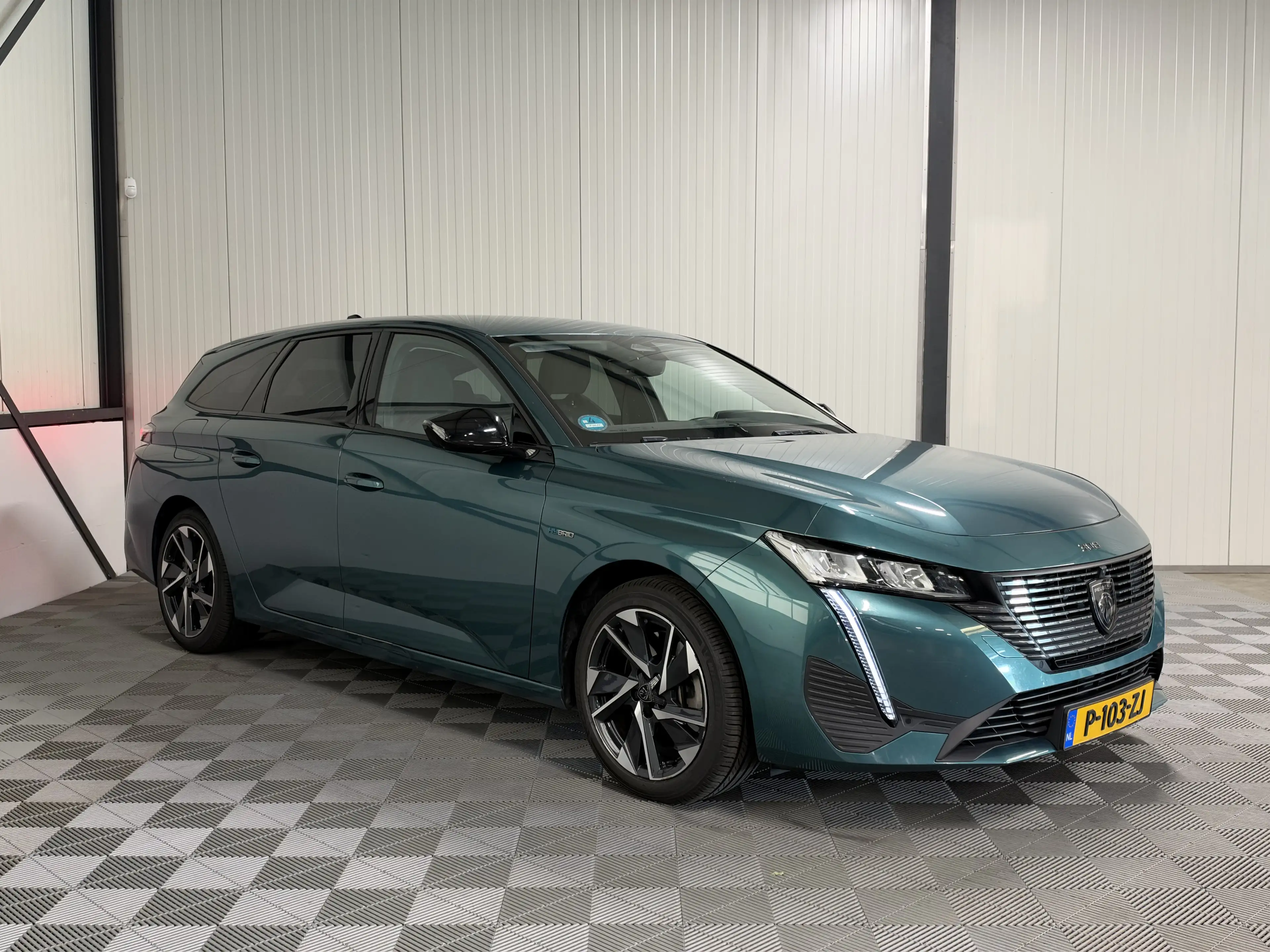 Peugeot 308 SW 1.6 Plug-in Hybrid 180 GT | Navi | Camera | Tre — photo 9
