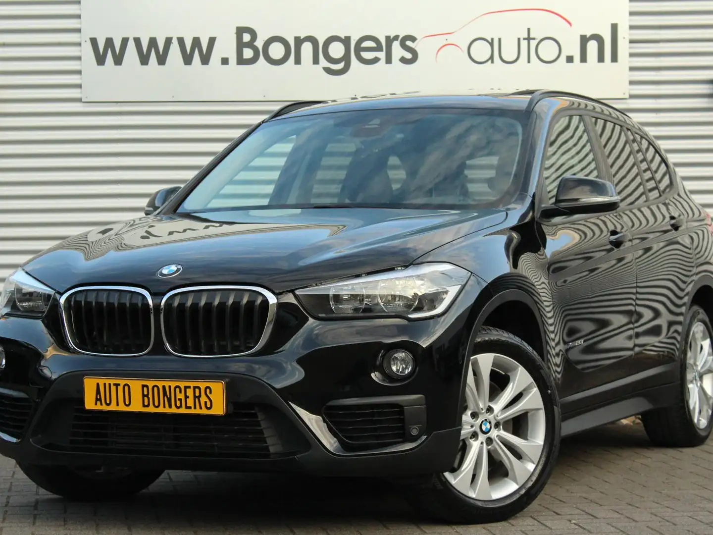 BMW X1 xDrive20i Sport-Line Automaat Noir - 1