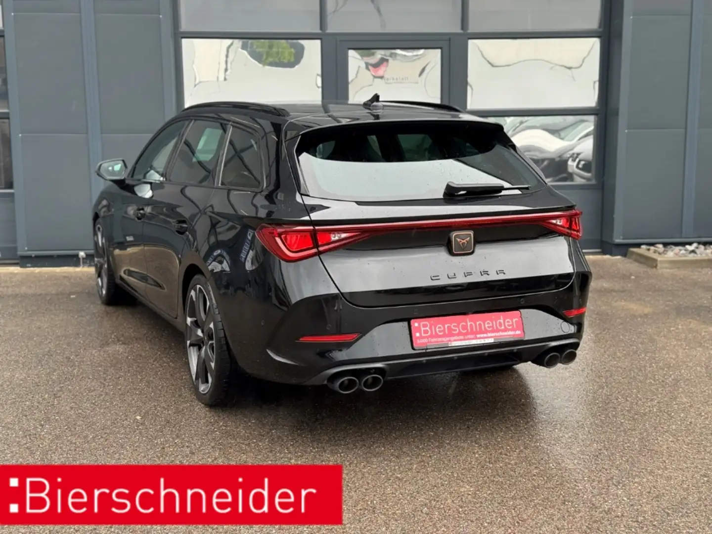 CUPRA Leon Sportstourer 2.0 TSI DSG 4Drive VZ NAVI LEDER BEAT crna - 2