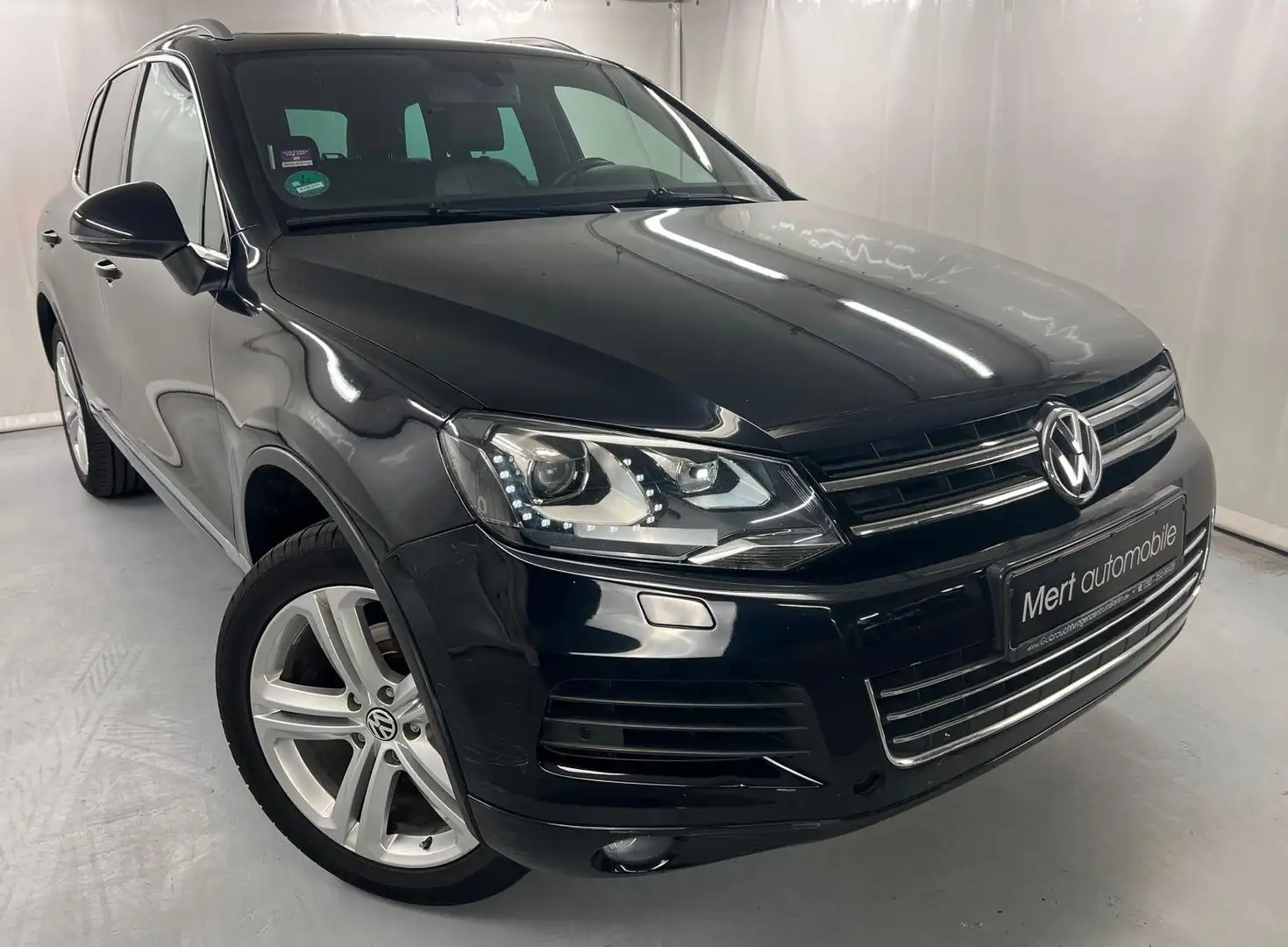 Volkswagen Touareg V6 TDI*PANO*AHK*NAVI*BI-XENON*LEDER Zwart - 1