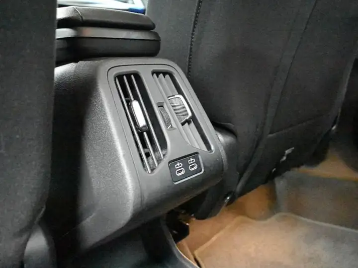 BMW X1 2023, foto 34