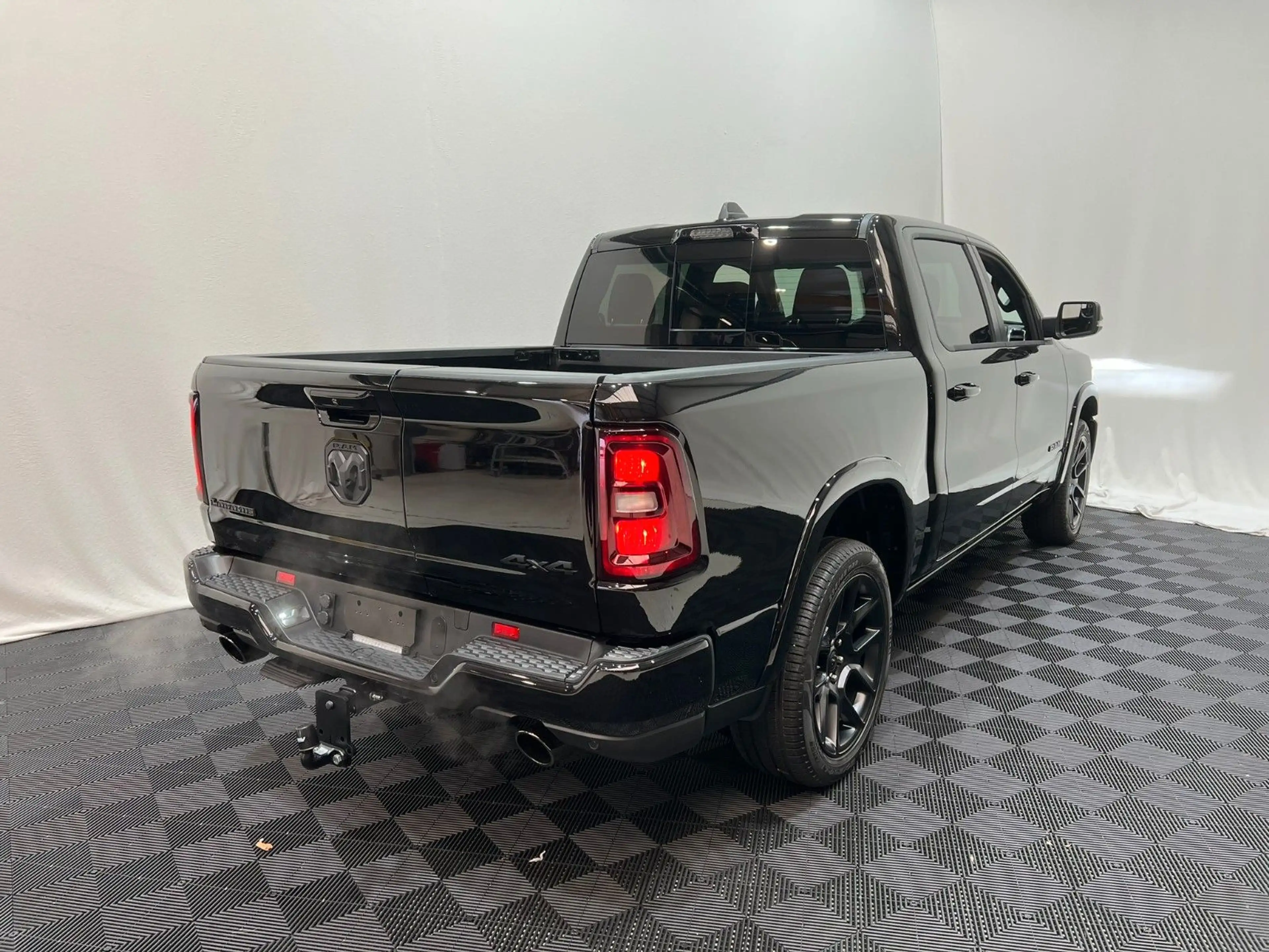 Dodge RAM 1500 Laramie Night Premium, LUFT/MFT*AKTION* — photo 6
