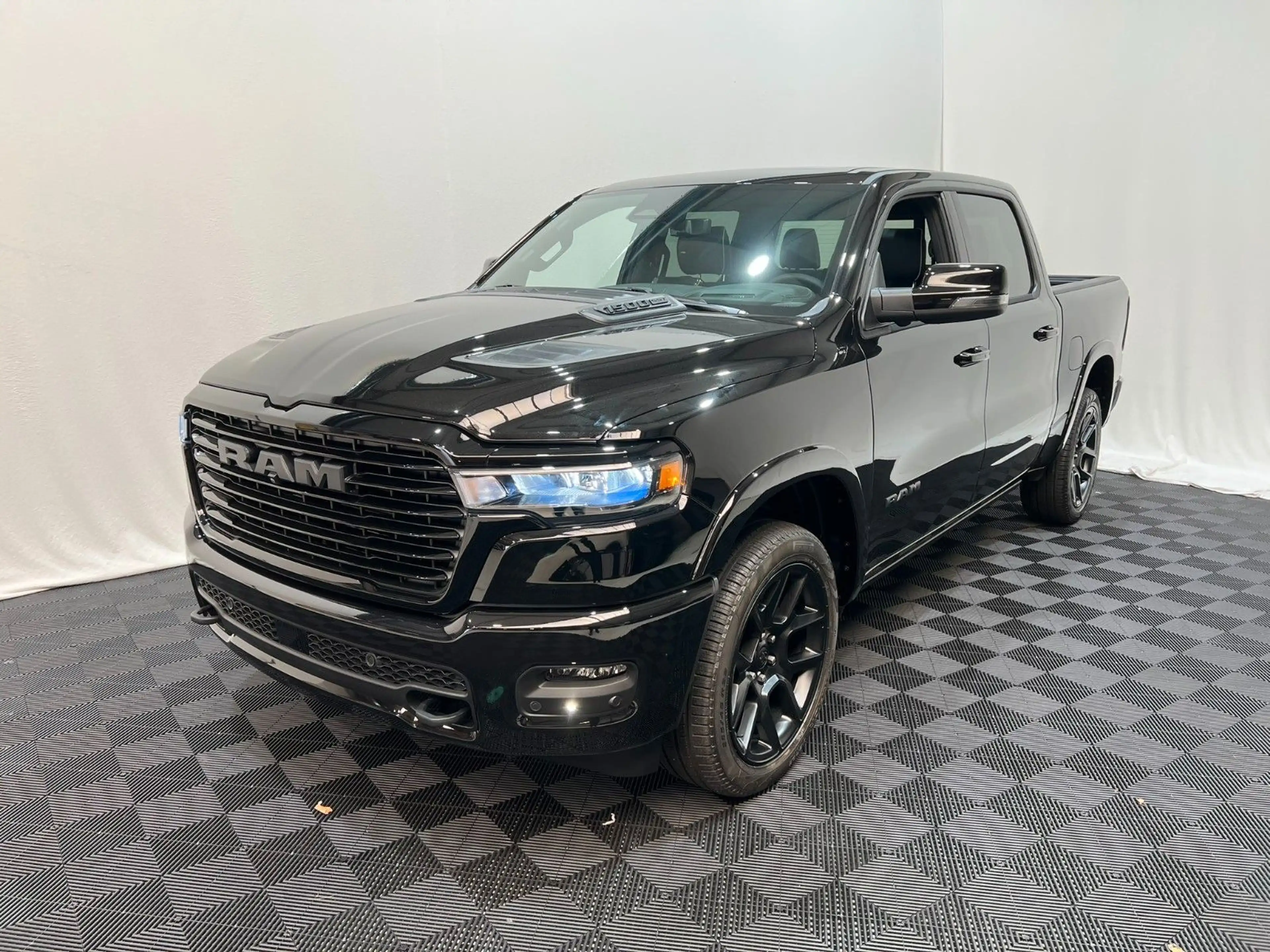 Dodge RAM 1500 Laramie Night Premium, LUFT/MFT*AKTION* — photo 2