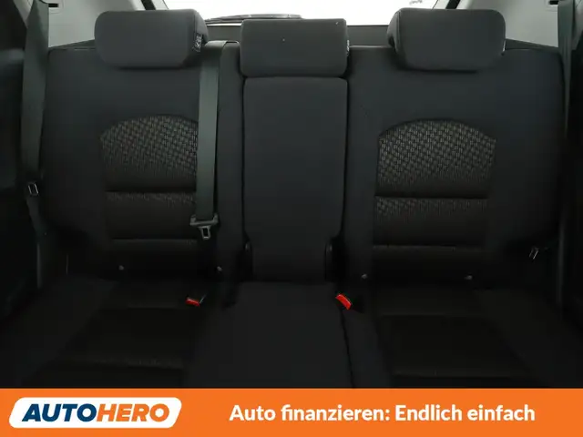 KGM Korando view 16