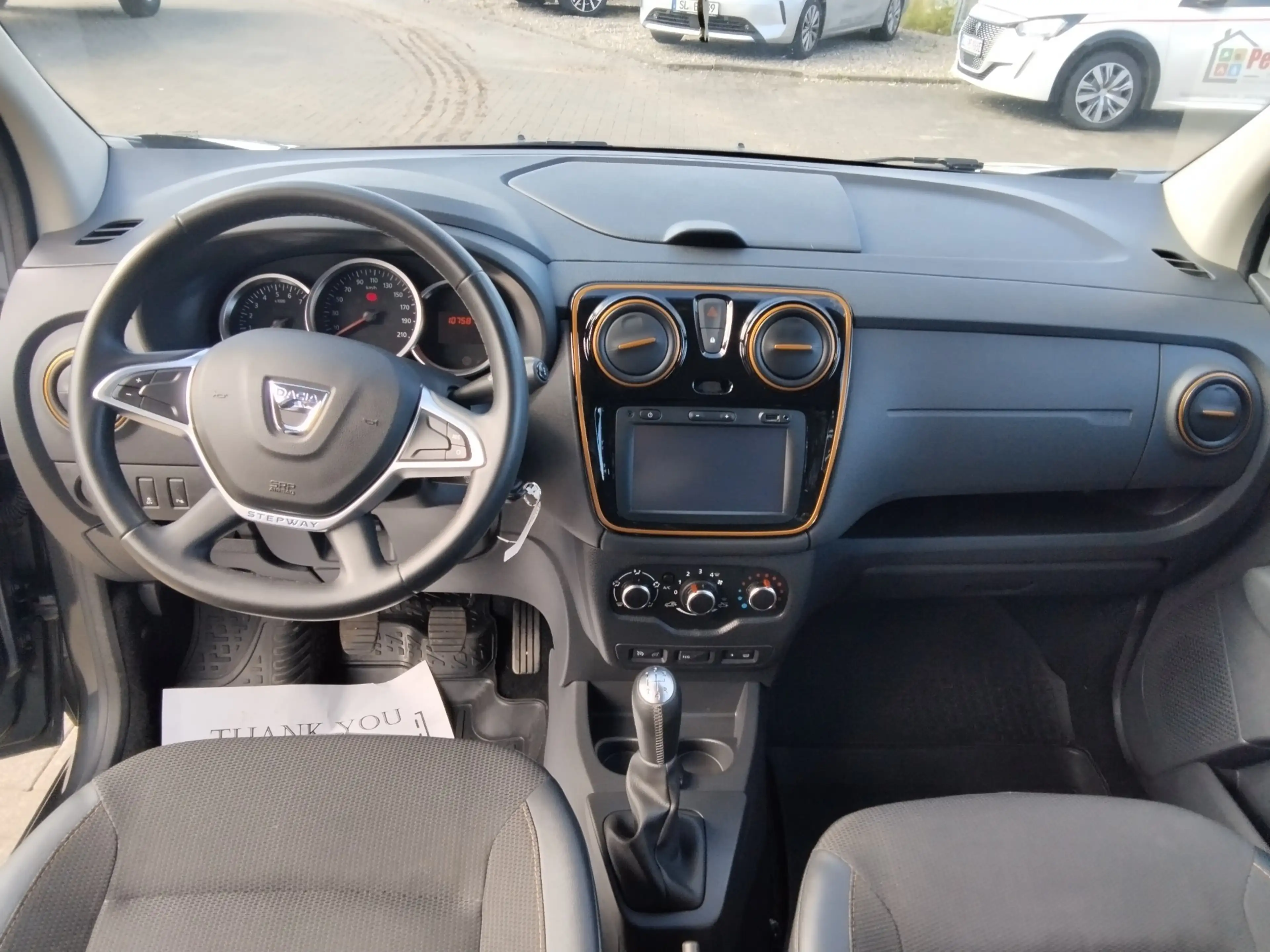 Dacia Lodgy 1.2TCe Stepway Celebration/1.Hnd./7-Sitzer/AHK/SHZ — photo 8