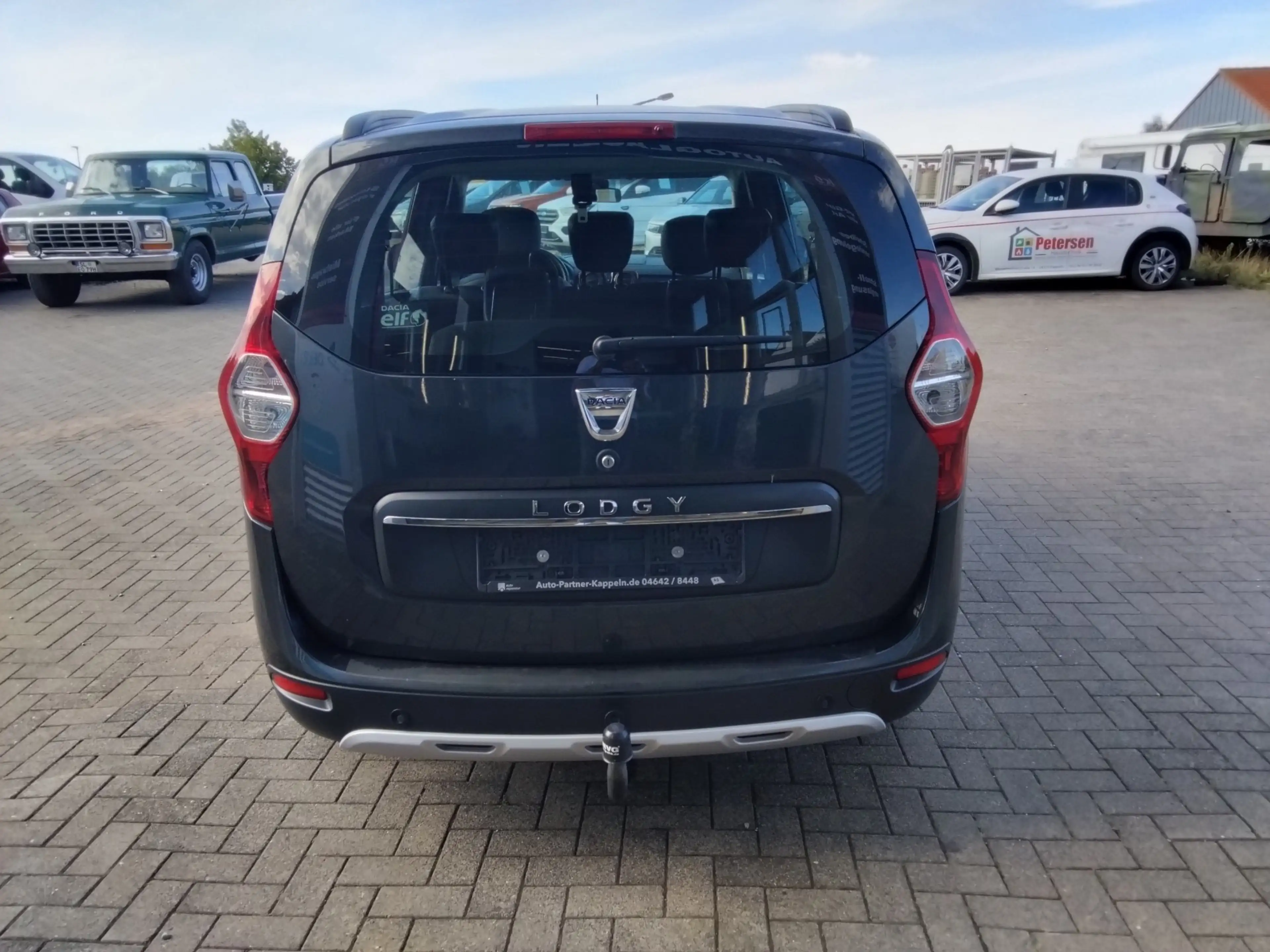 Dacia Lodgy 1.2TCe Stepway Celebration/1.Hnd./7-Sitzer/AHK/SHZ — photo 5