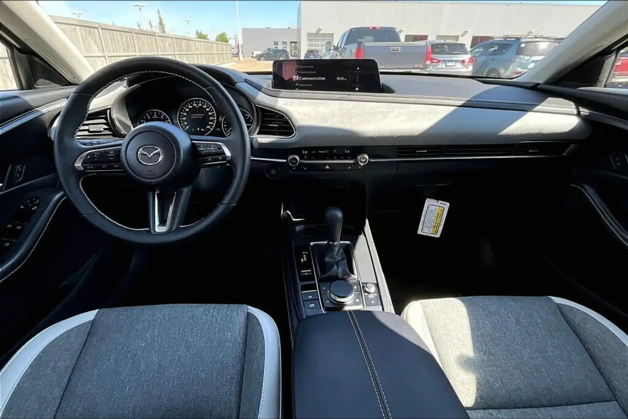 Mazda CX-30 снимка Mazda CX-30