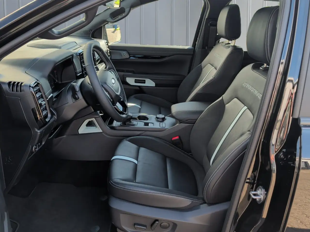 Ford Ranger DK Stormtrak Plug-In-Hybrid AHK+ACC+B&O Klima 12