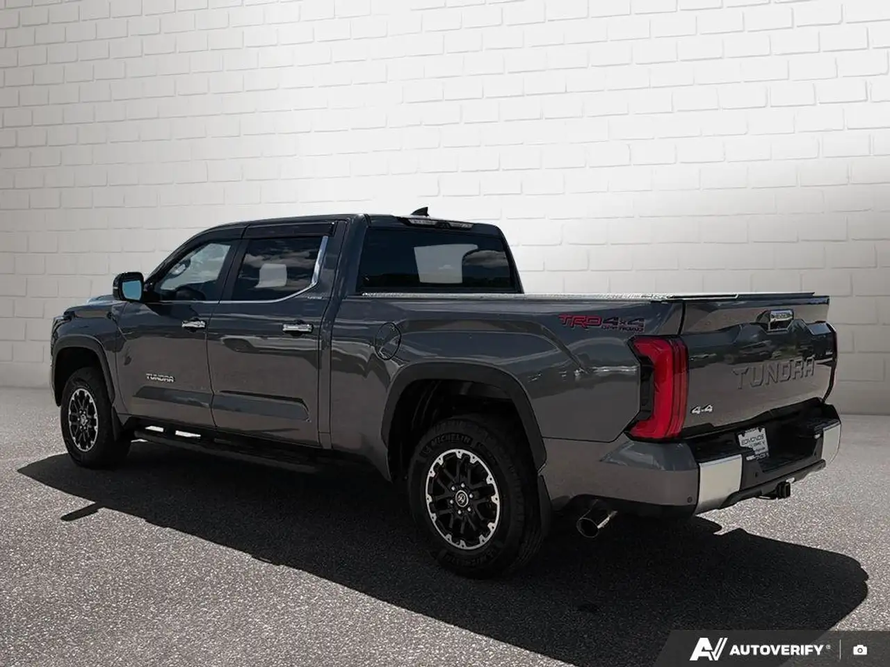 Toyota Tundra снимка Toyota Tundra