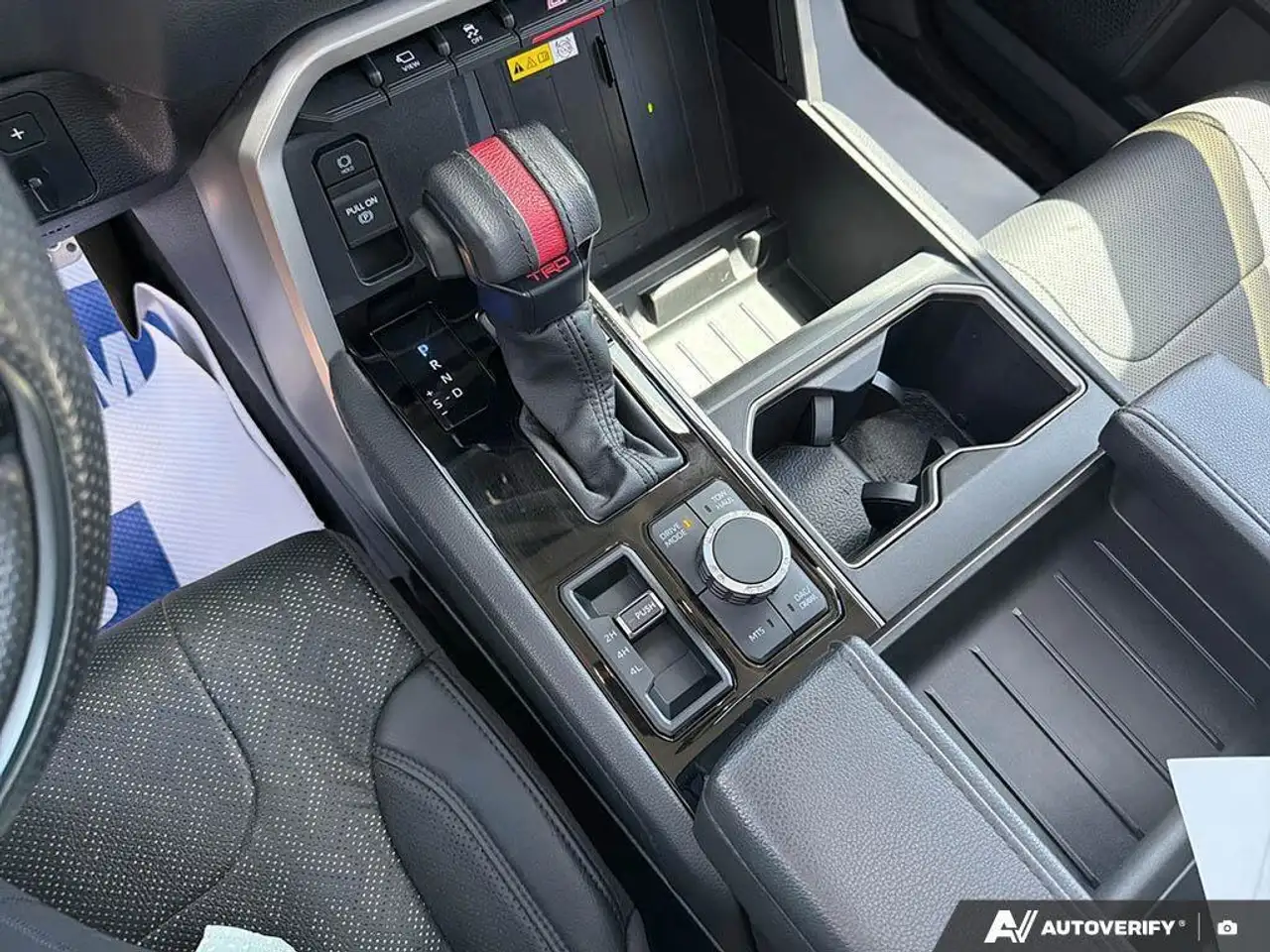 Toyota Tundra снимка Toyota Tundra