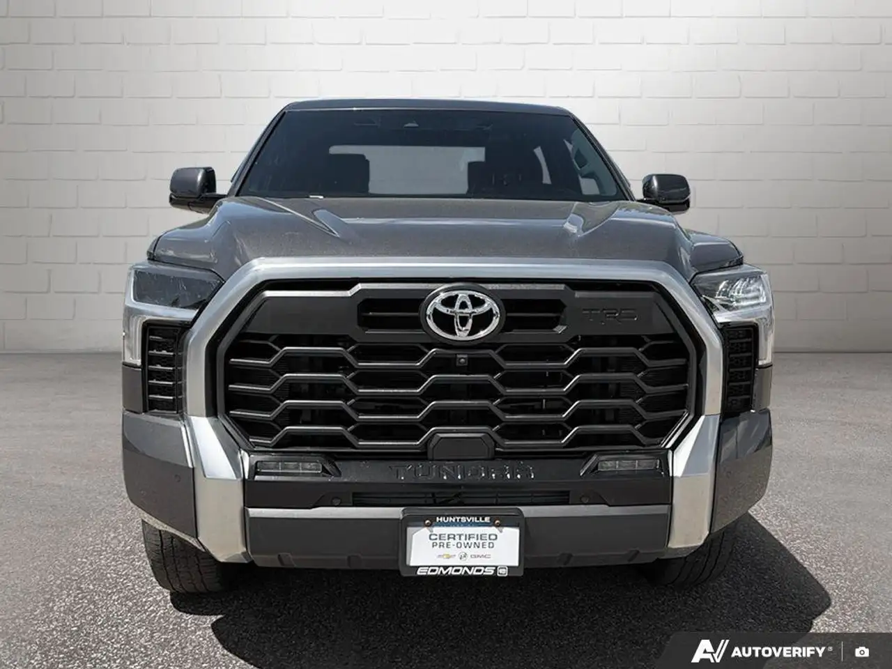 Toyota Tundra снимка Toyota Tundra