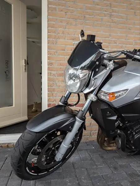 Suzuki GSR 600 - foto 4