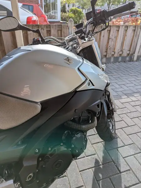 Suzuki GSR 600 - foto 3