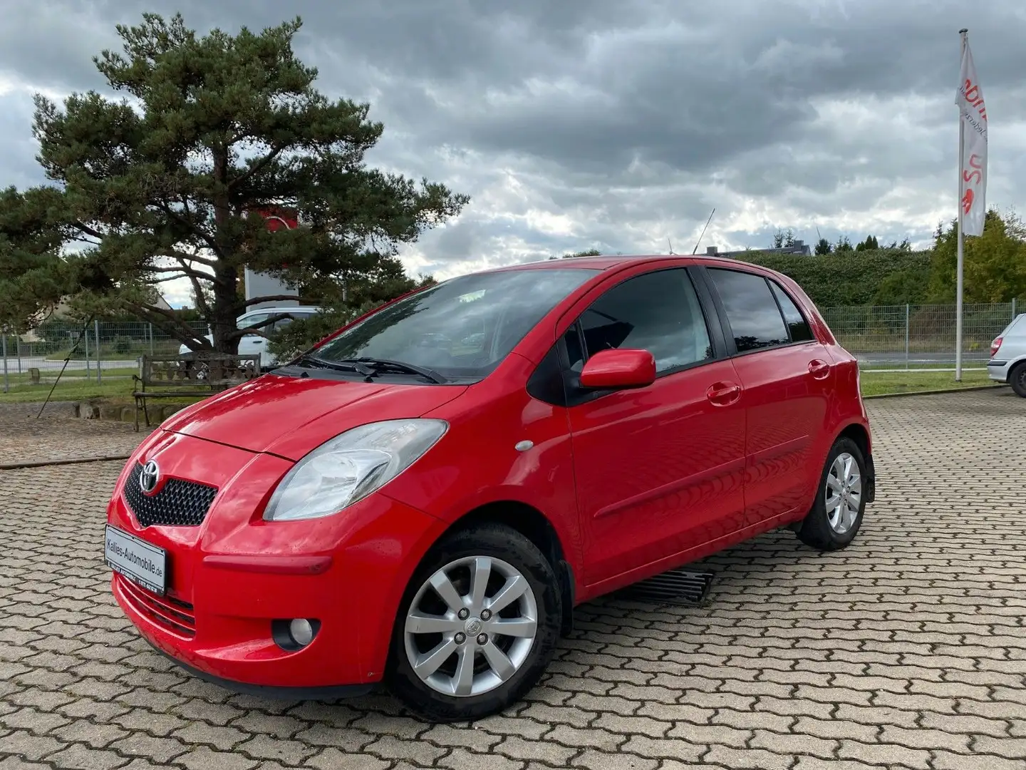 Toyota Yaris Sol Rouge - 1