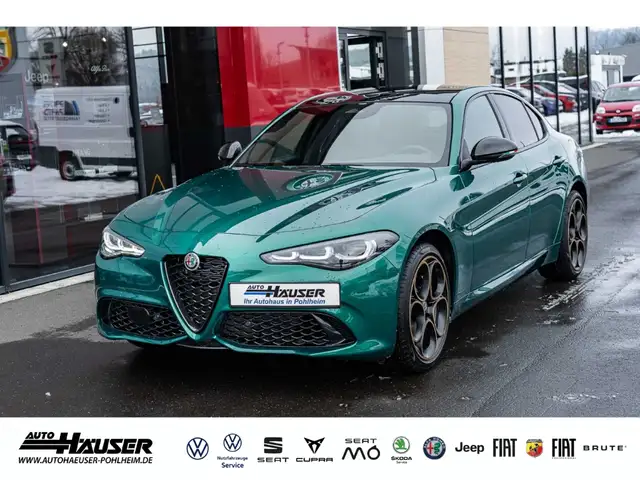 Alfa Romeo Giulia INTENSA 2.0 Turbo AT8 Q4 PANORAMA HARMAN-KARDON BR
