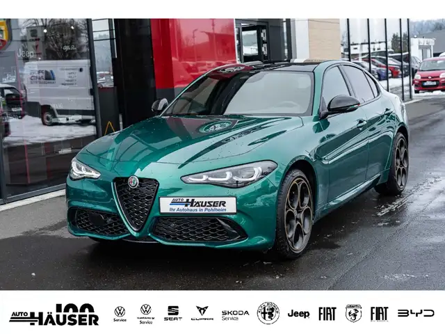 Alfa Romeo Giulia INTENSA 2.0 Turbo AT8 Q4 PANORAMA HARMAN-KARDON BR