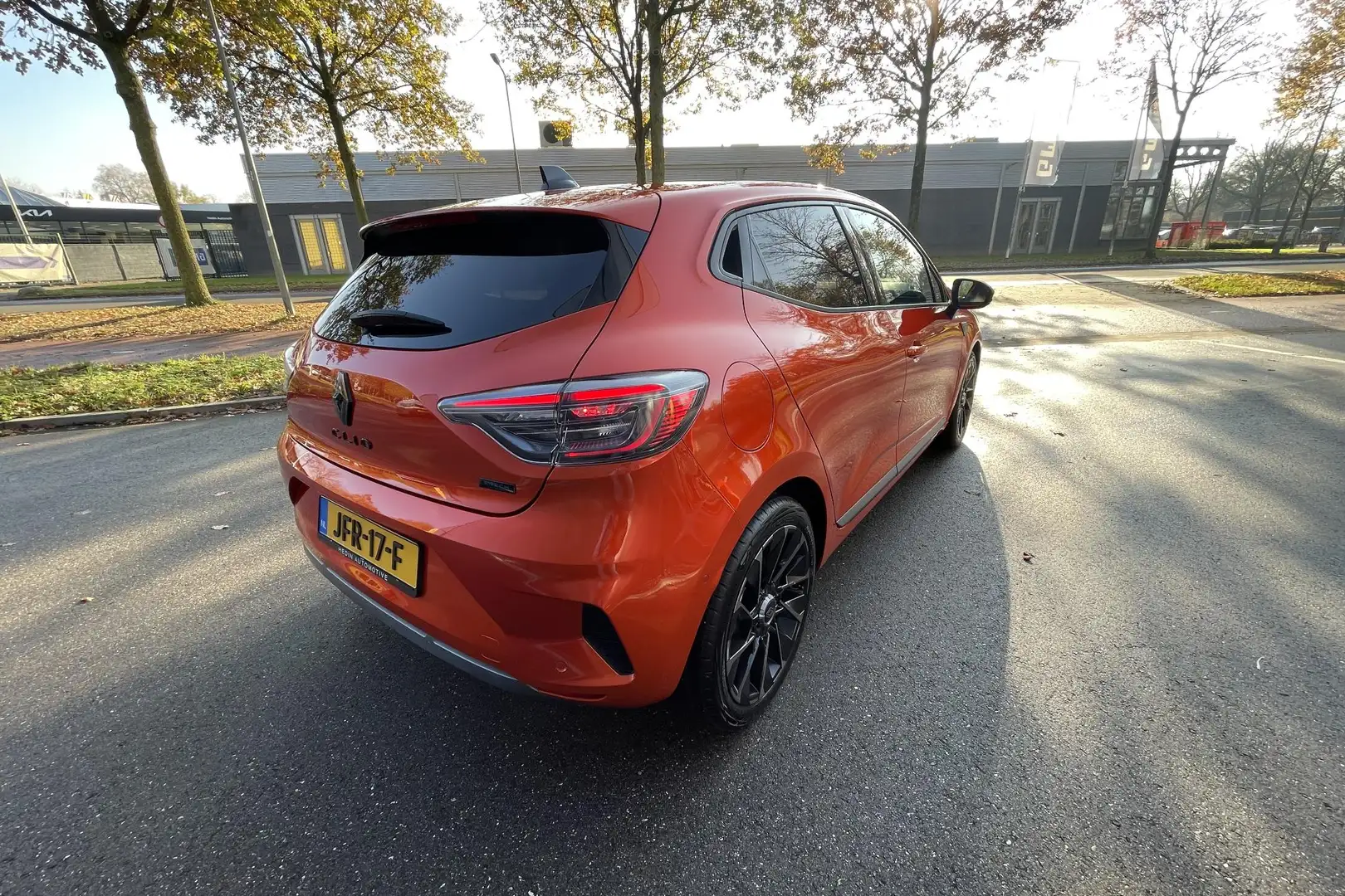 Renault Clio 1.6 E-Tech Full Hybrid 145 esprit Alpine | NAVIGAT Orange - 2