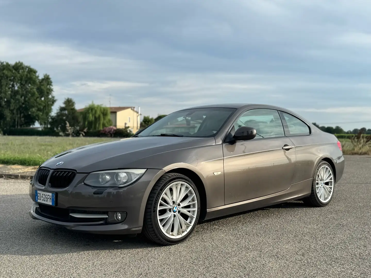 BMW 320 320d Coupe Futura 184cv Marrone - 1