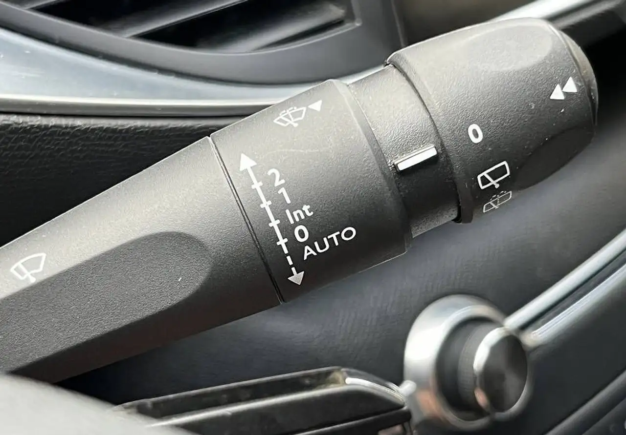 Peugeot 308 308 SW — photo 16