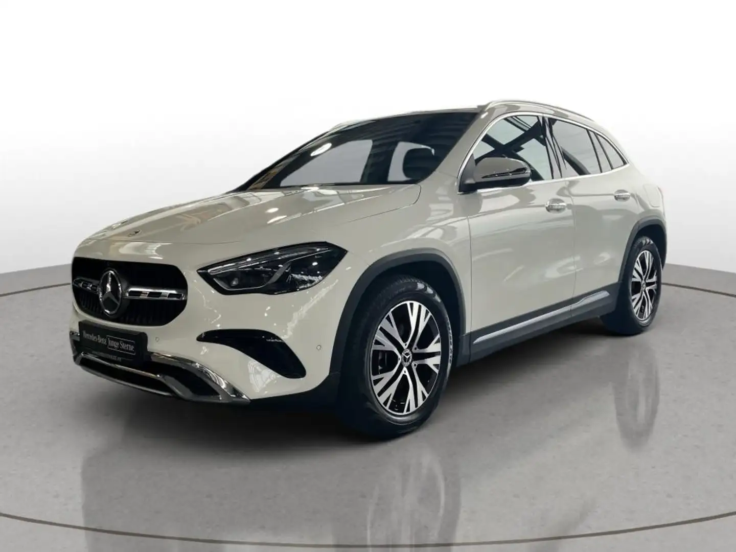 Mercedes-Benz GLA 180 Progressive Line+AHK+DISTR+KEYLESS+360°K Weiß - 2
