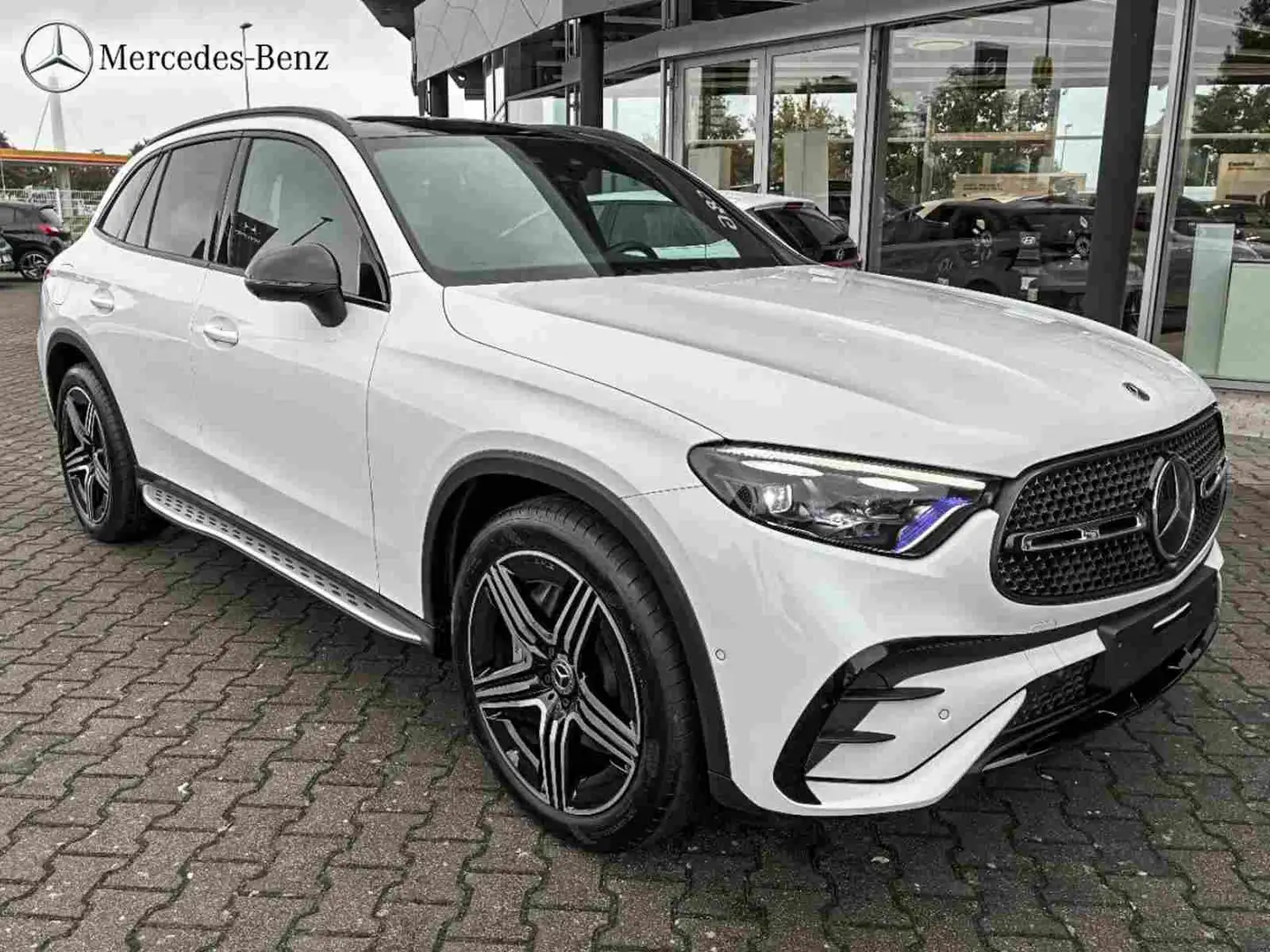 Mercedes-Benz GLC 200 4M Night+MBUX+360°+Pano+AHK+20+Sitzhzg - 2