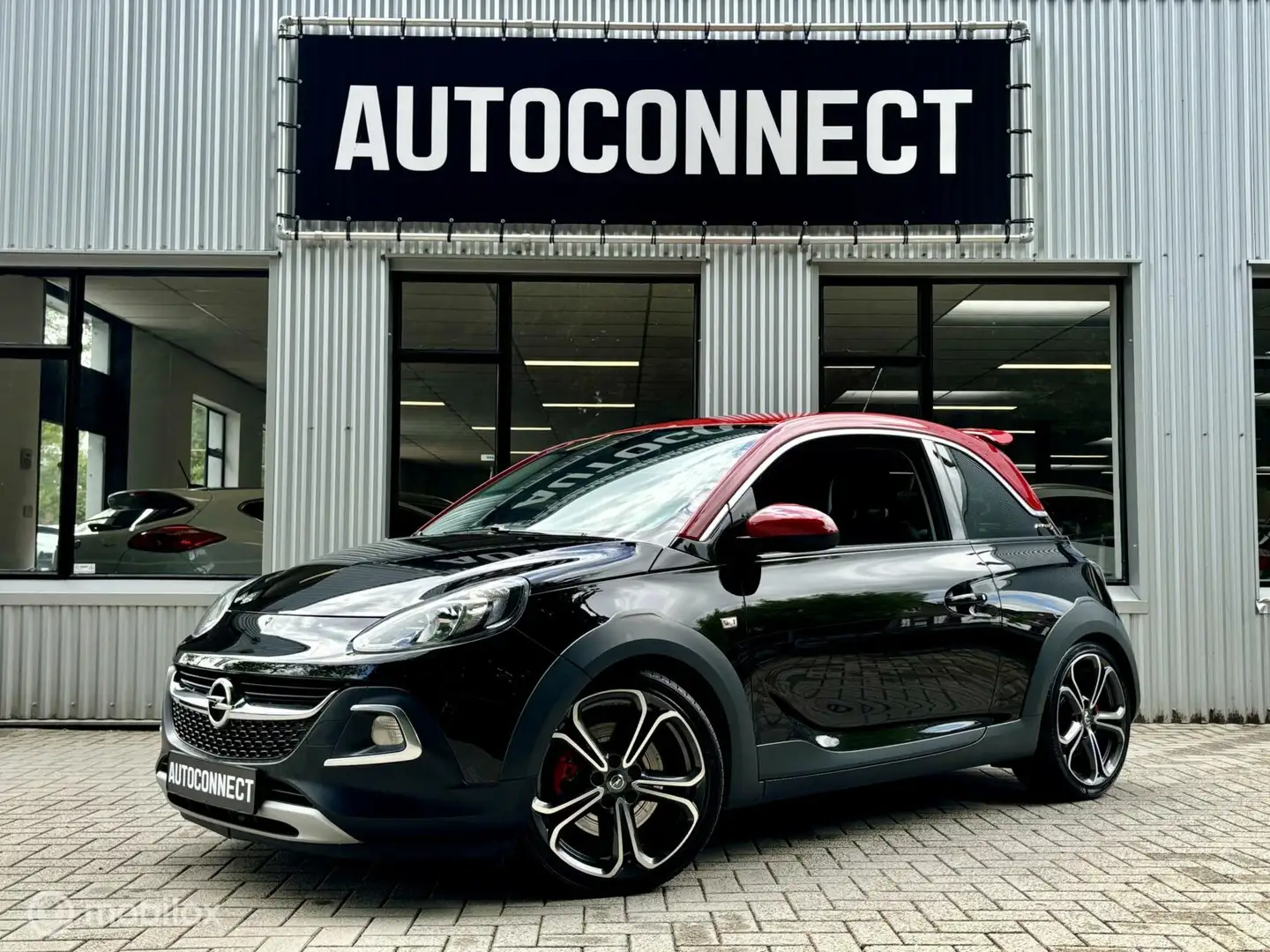 Opel Adam 1.4 Turbo Rocks S. 150 PK, CRUISE, PDC. Zwart - 1