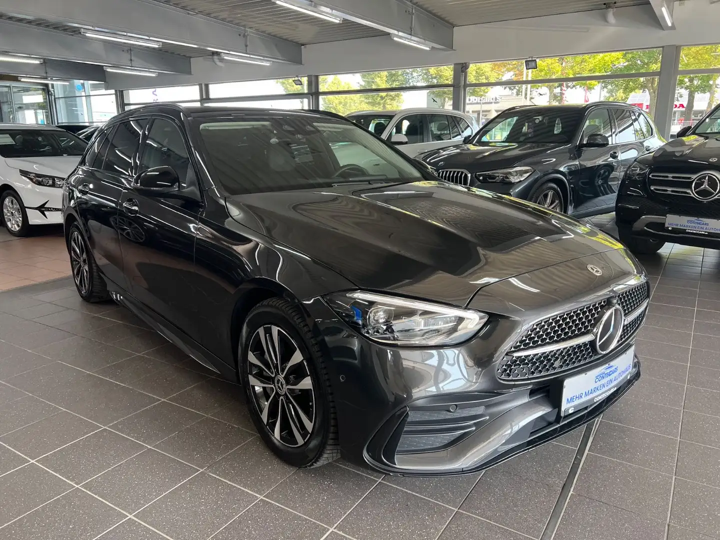 Mercedes-Benz C 300 e T AMG Line Night Pano+OLED+ASSIST+Digi Grün - 2