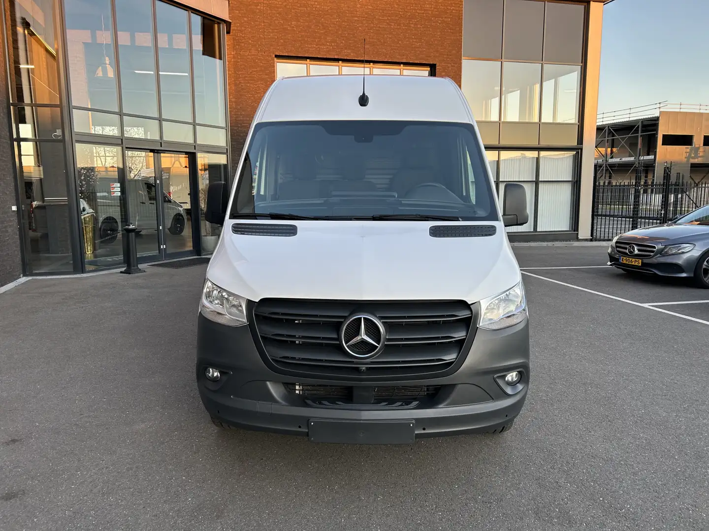 Mercedes-Benz Sprinter 317 CDI L2 H2 MBUX / 360 Camera / Navigatie / Crui Blanc - 2