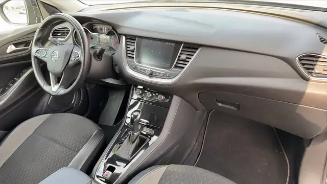 Opel Grandland X view 10