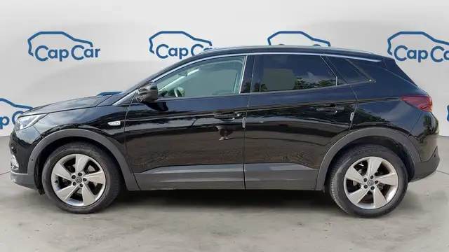 Opel Grandland X view 2