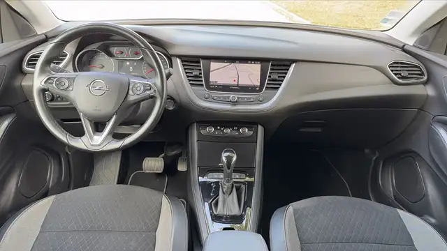 Opel Grandland X view 11