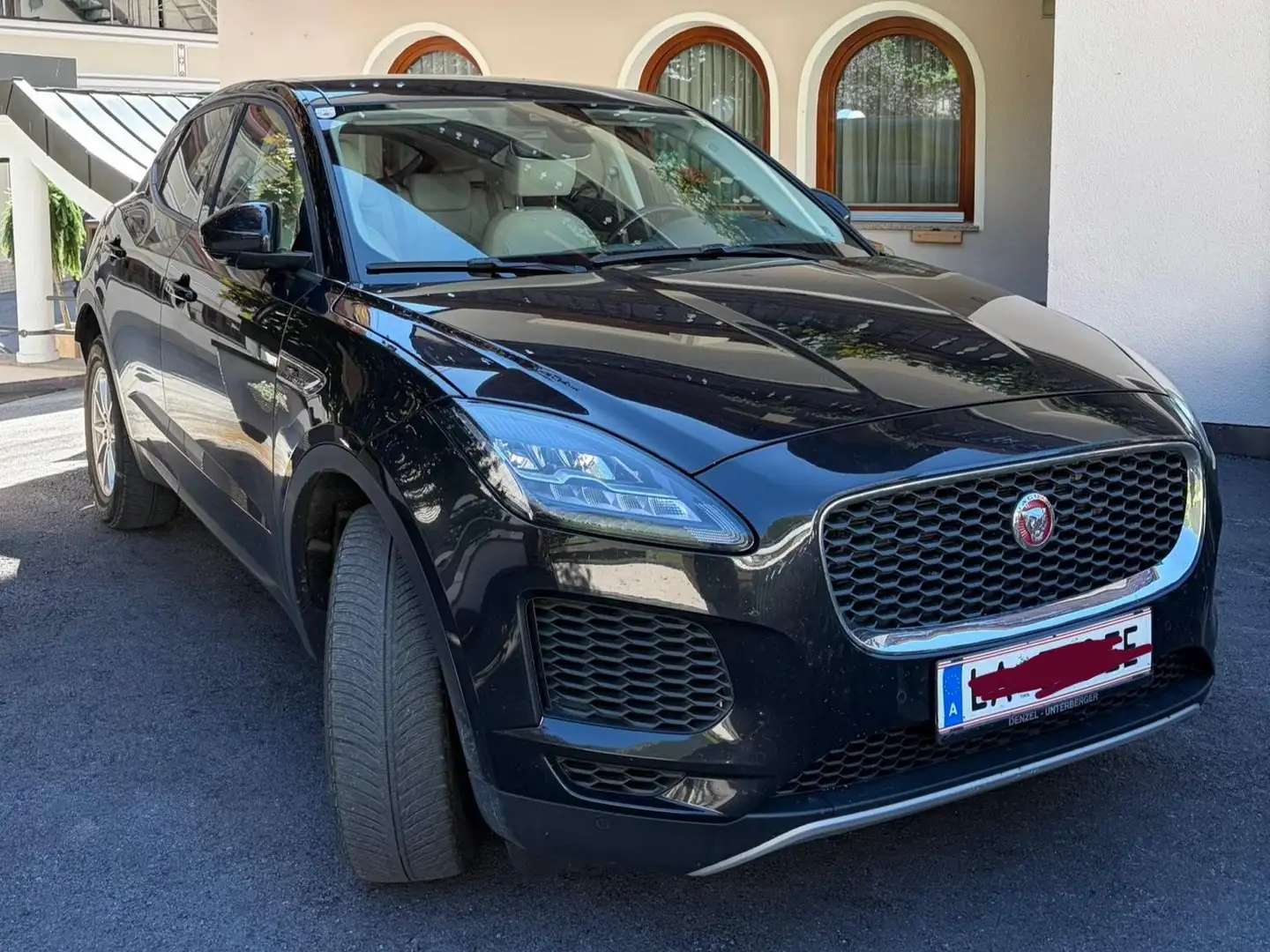 Jaguar E-Pace E-Pace 2.0DI4 D150 SE AWD Aut. SE Schwarz - 1