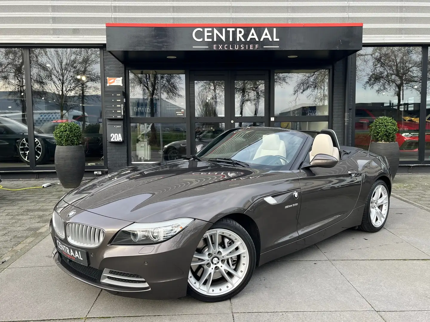 BMW Z4 Roadster SDrive35i 306PK|Camera|Leder|Stoelverwarm Bruin - 1