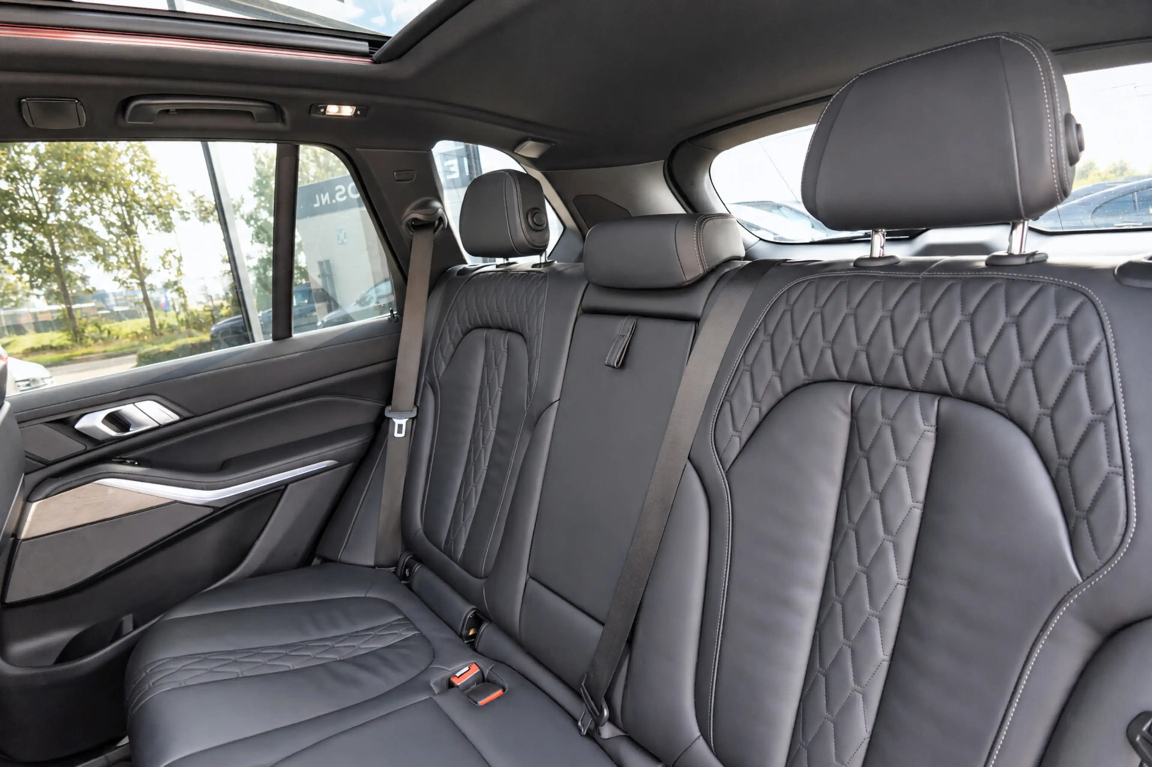 BMW X5 XDrive30d Executive PANO LASER MASSAGE — photo 7