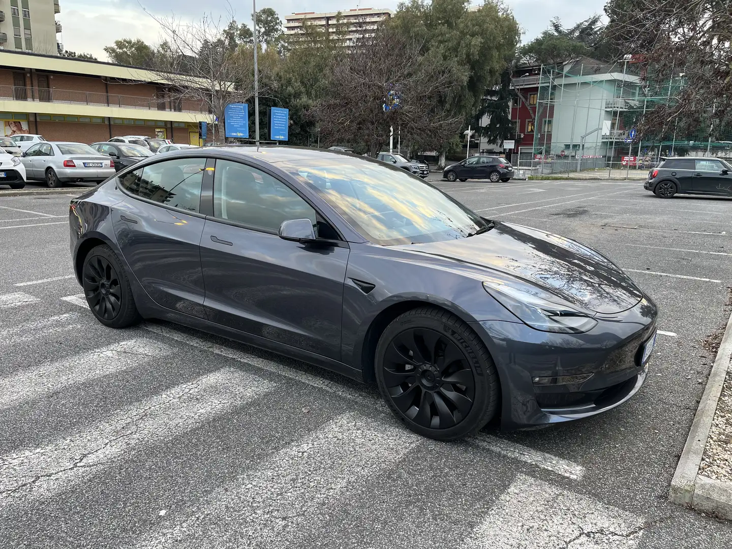 Tesla Model 3 Long Range Dual Motor awd - 2