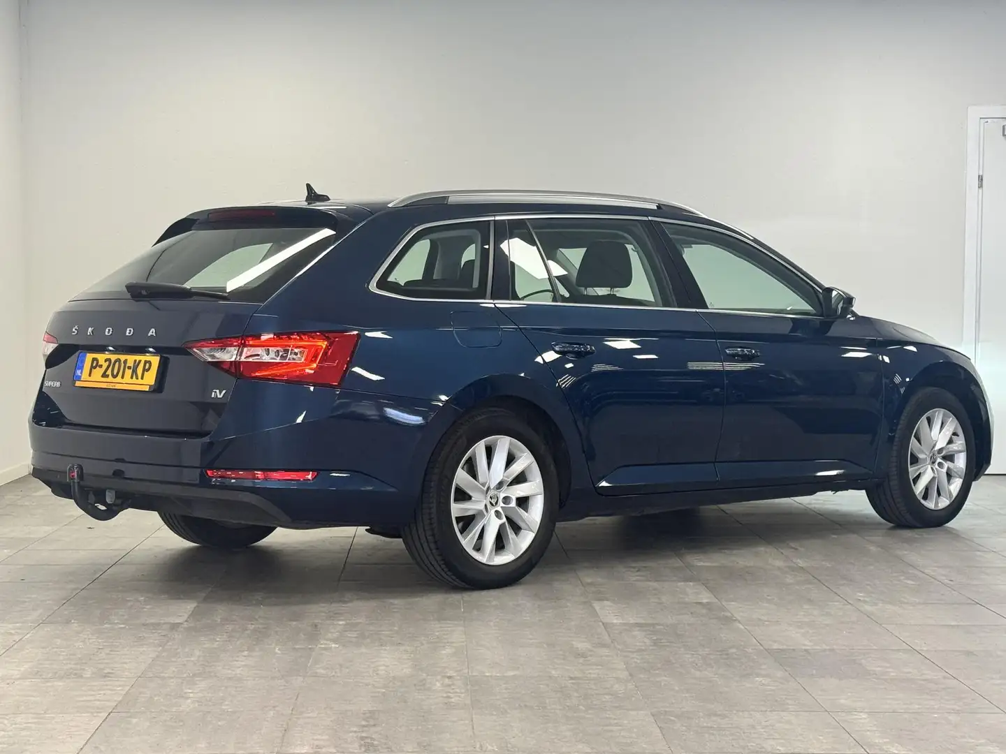 Skoda Superb Combi 1.4 TSI iV Business Edition Plus | Carplay | Blau - 2